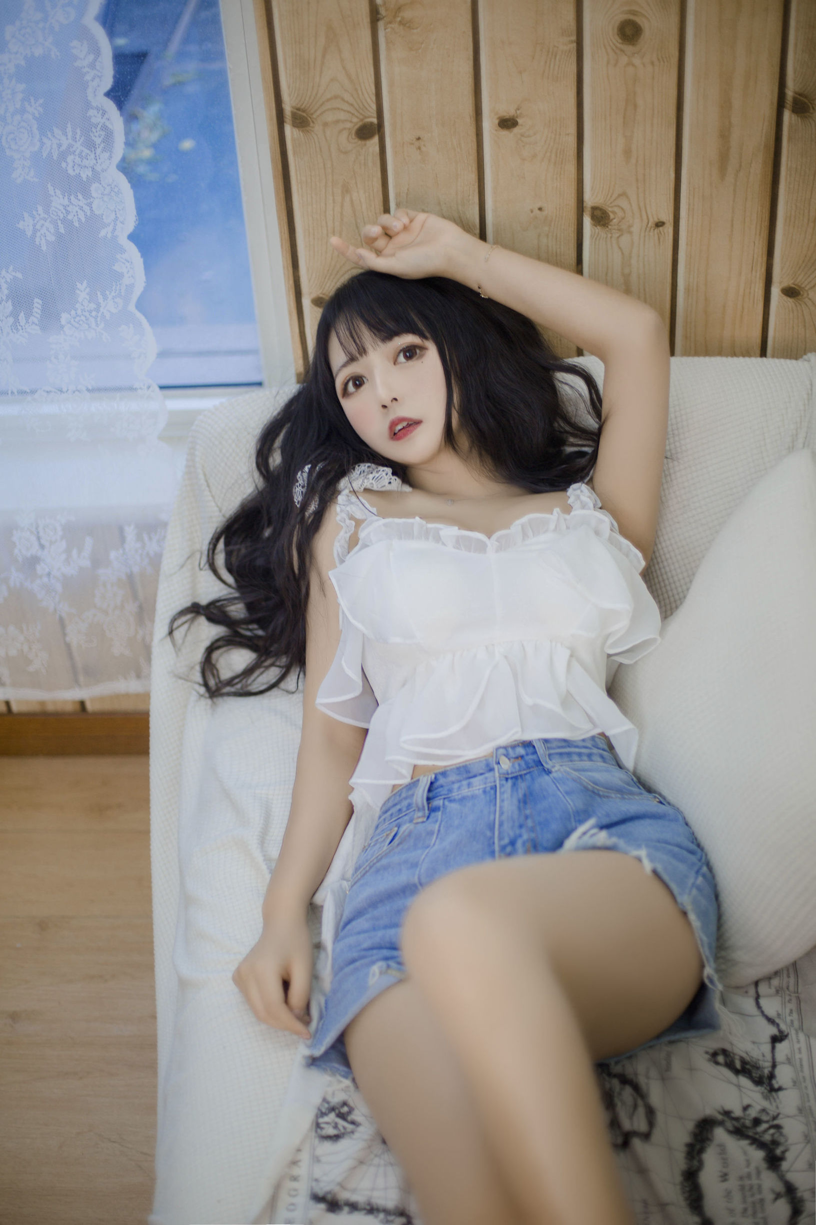 大眼萌妹黑貓貓OvO 客廳