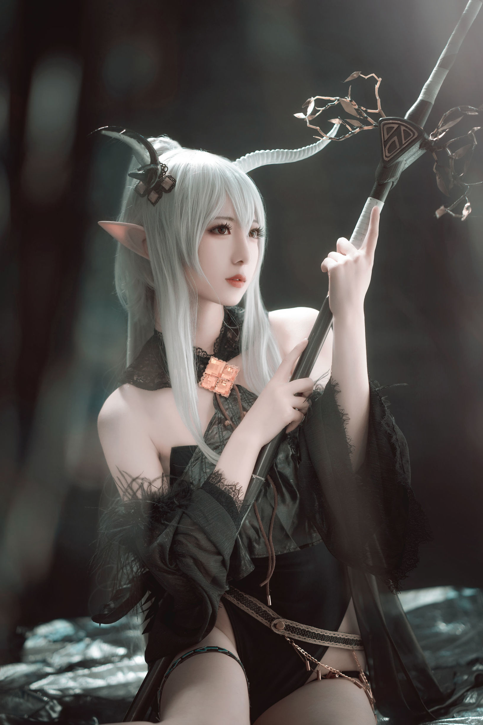 Big Sister Mi Yin Yin ww Arknights Shining