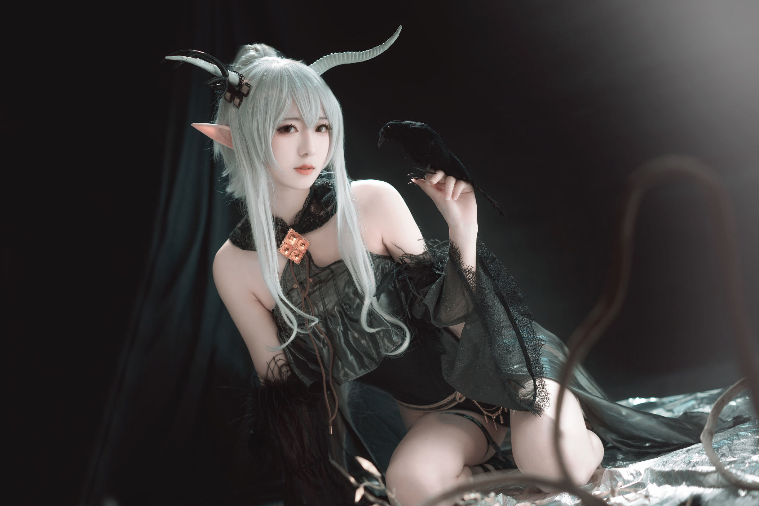 Big Sister Mi Yin Yin ww Arknights Shining