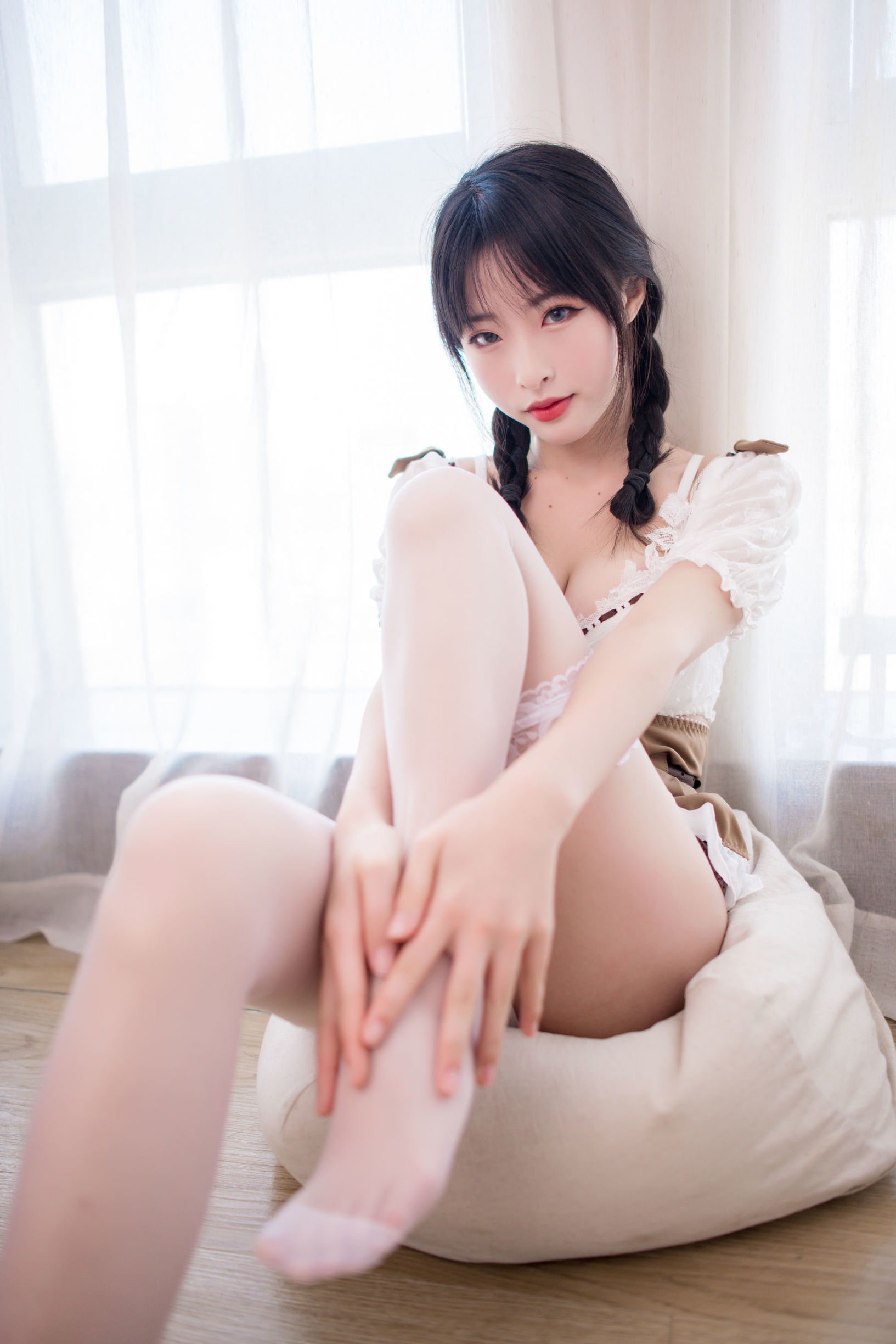 Yuwu Shimizu Yui 73 nhà phục cổ Âu kiểu