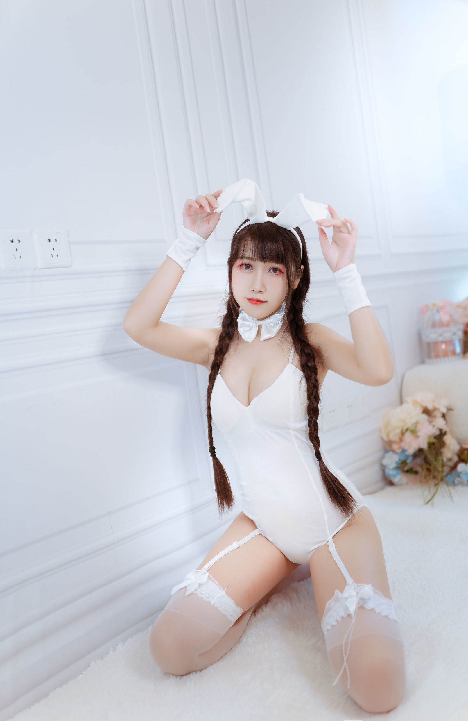 ウェイボーの人気コスプレイヤー ブダイマオ、白色バニーガール