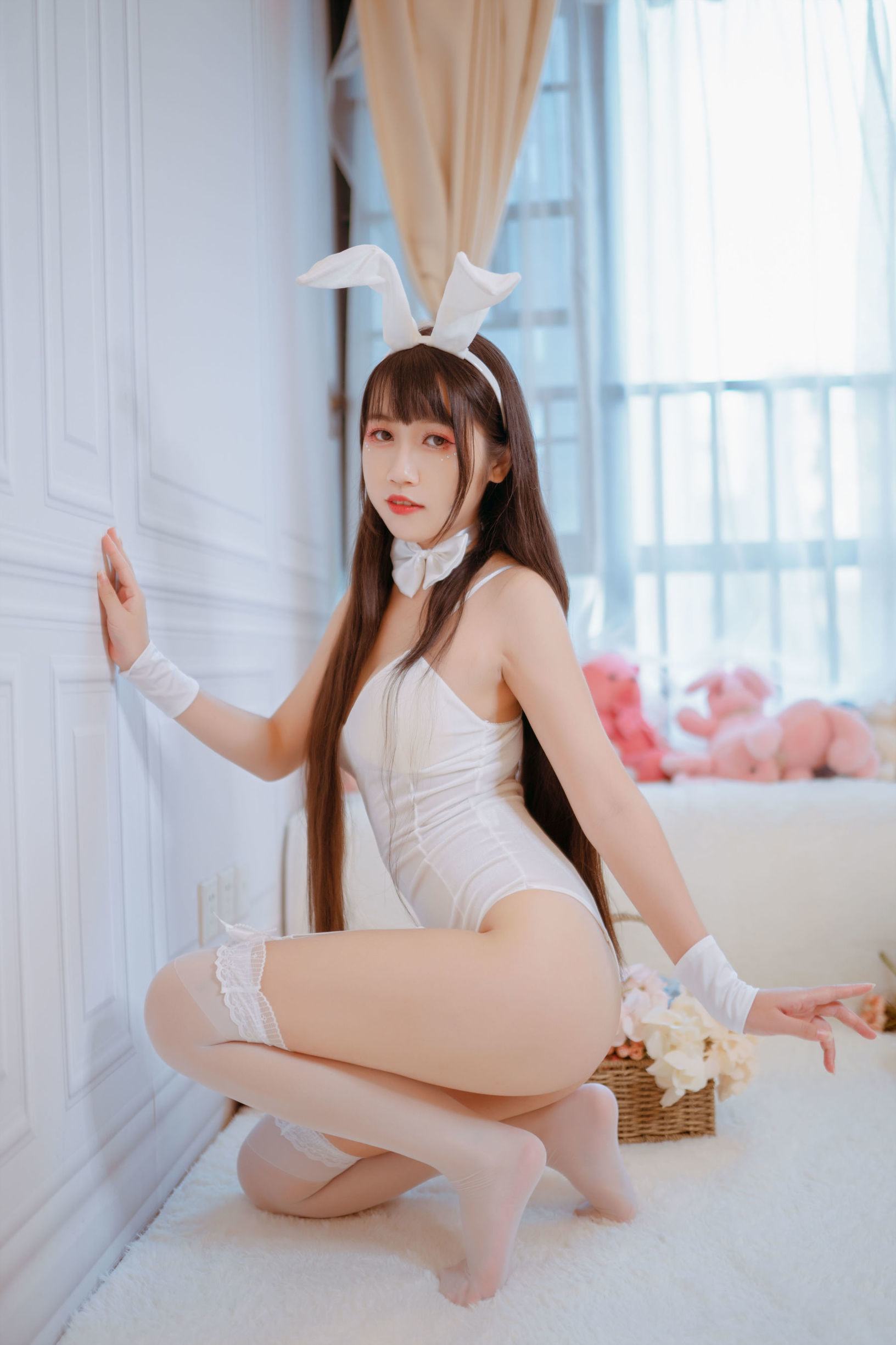 ウェイボーの人気コスプレイヤー ブダイマオ、白色バニーガール