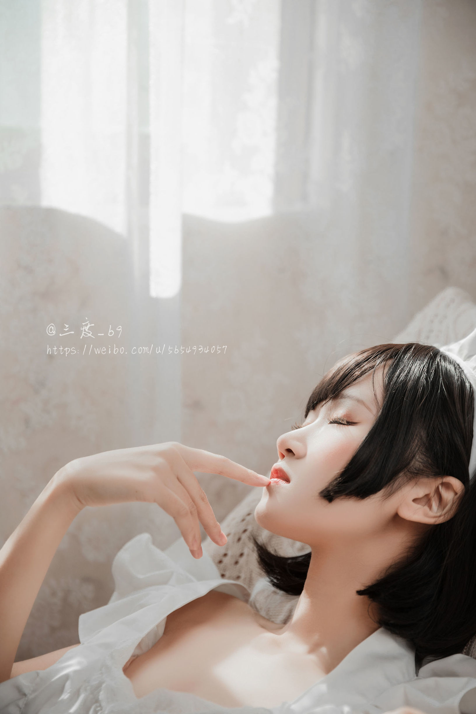 Weibo Meizi Tam Độ_69 Nữ Hầu Tai Thỏ