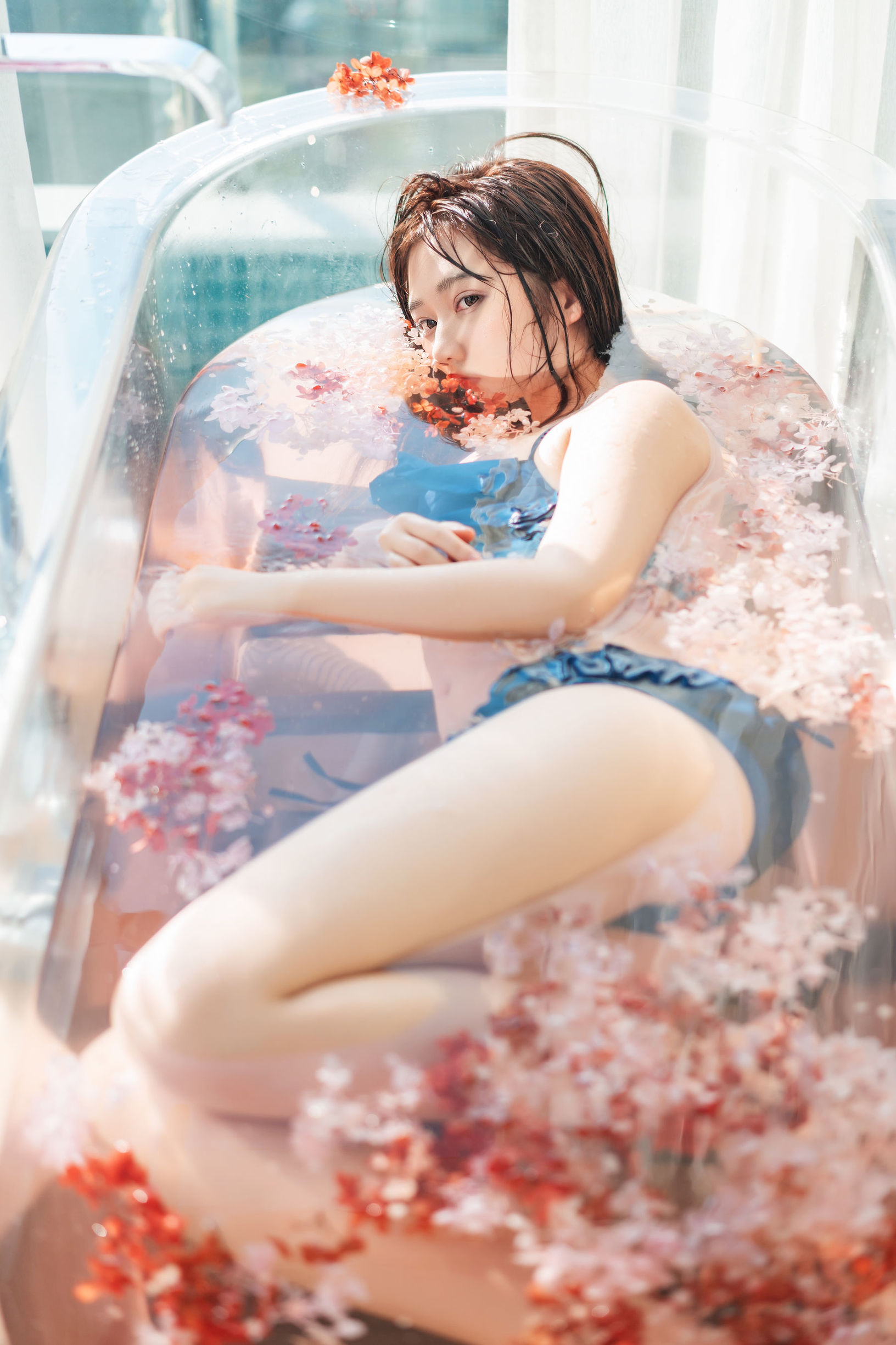 Weibo Welfare Ji Jingjiang's Elopement Swimsuit