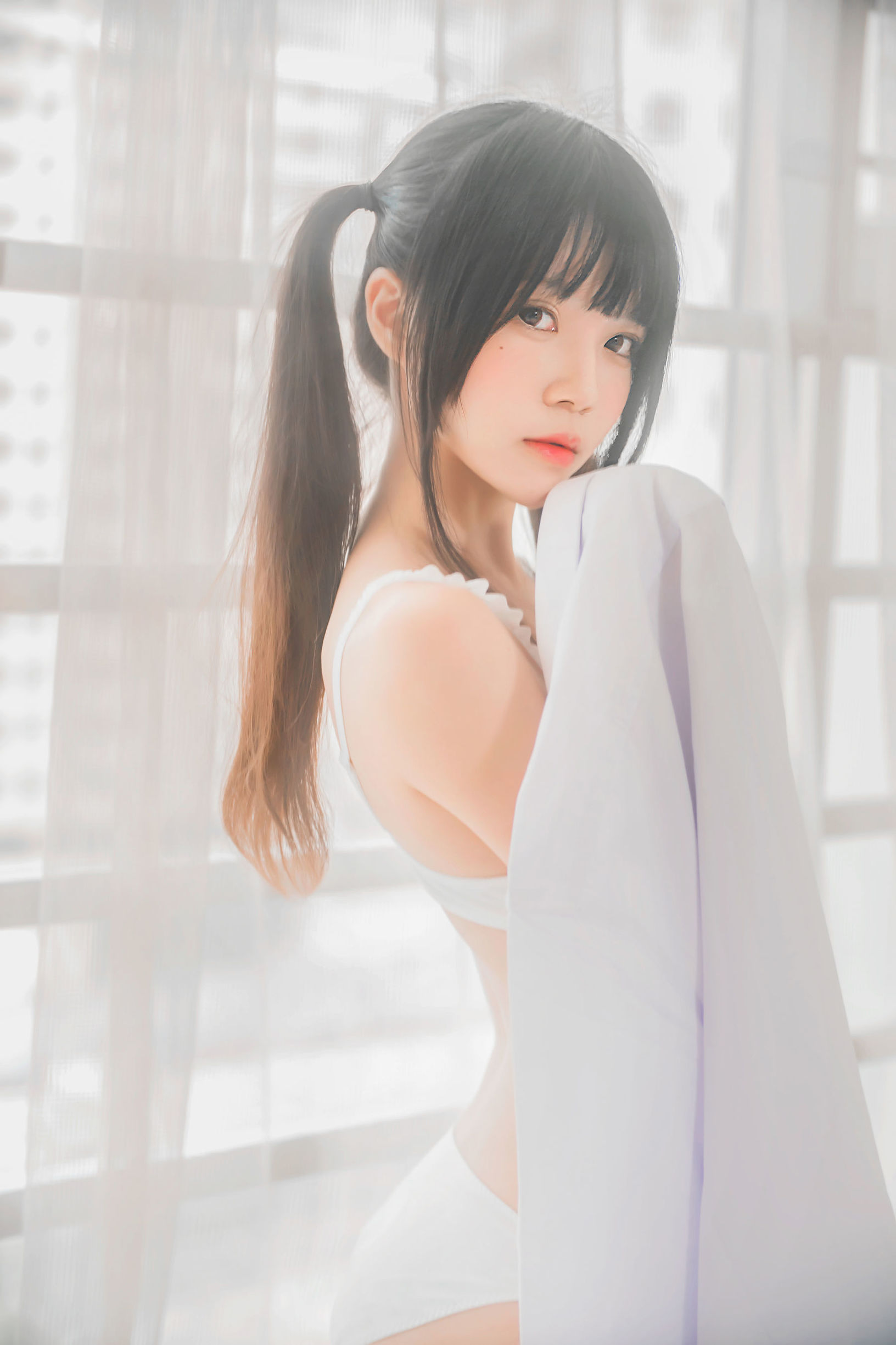 Yingtao Meow "White Shirt Double Ponytails