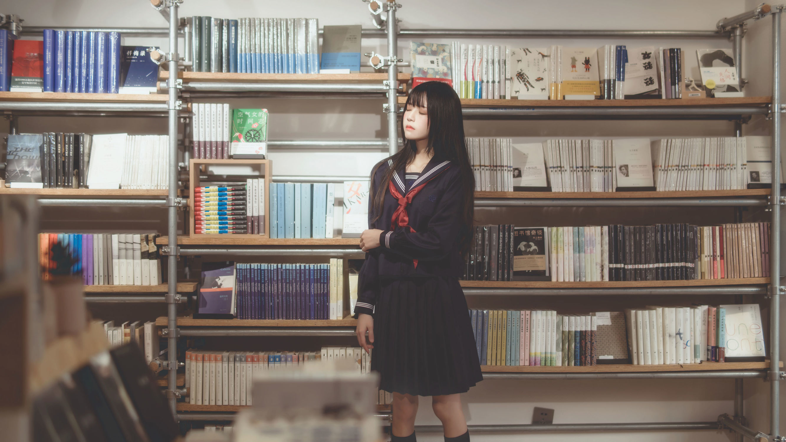 桜桃喵《(少女)黒いセーラー服》
