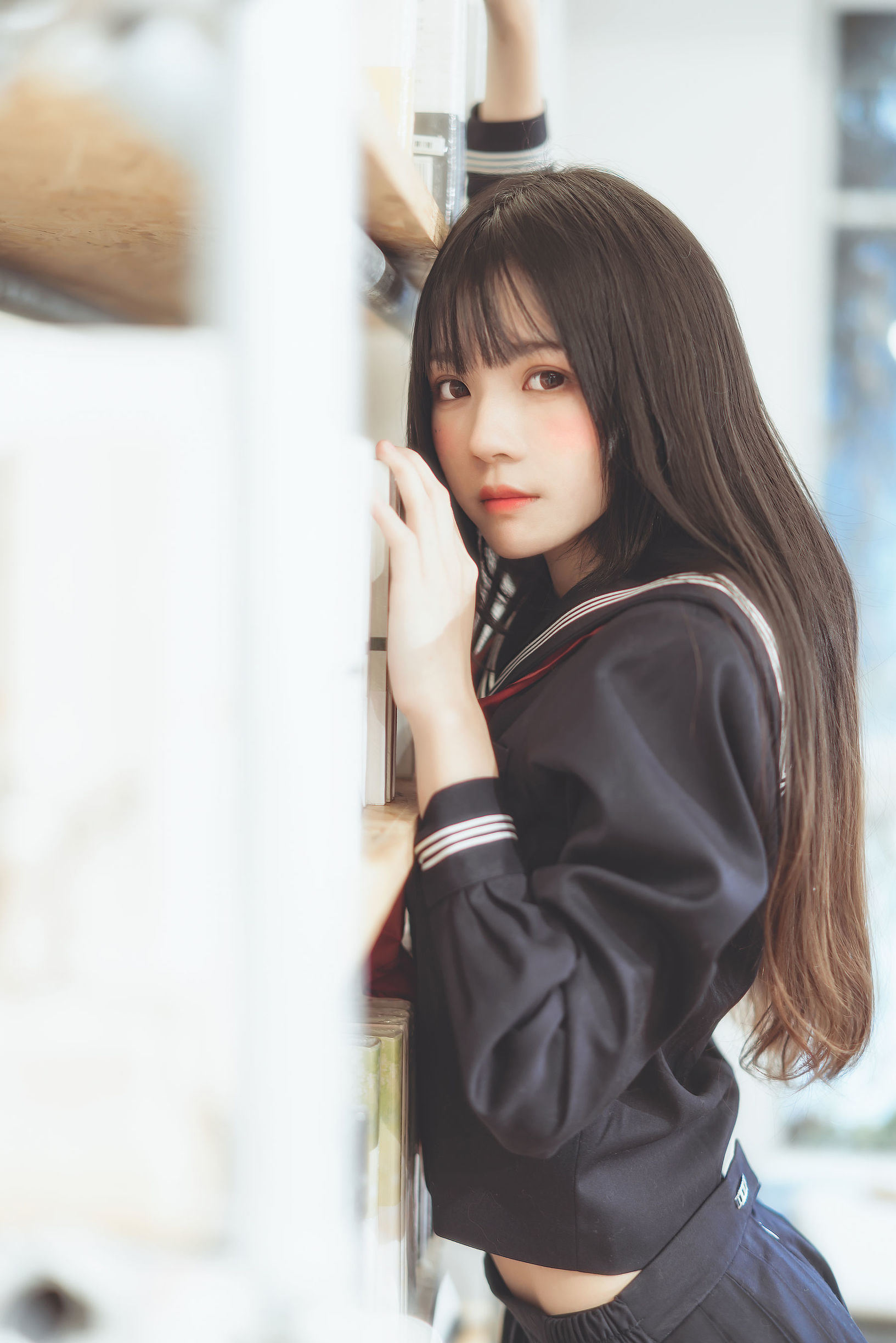 桜桃喵《(少女)黒いセーラー服》