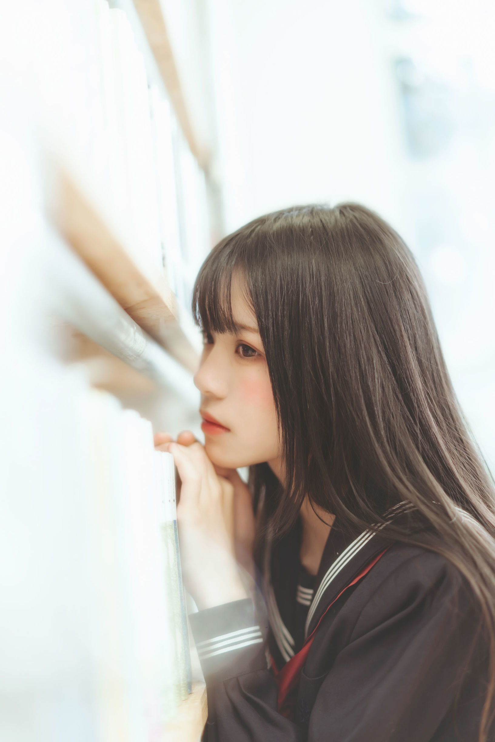 桜桃喵《(少女)黒いセーラー服》