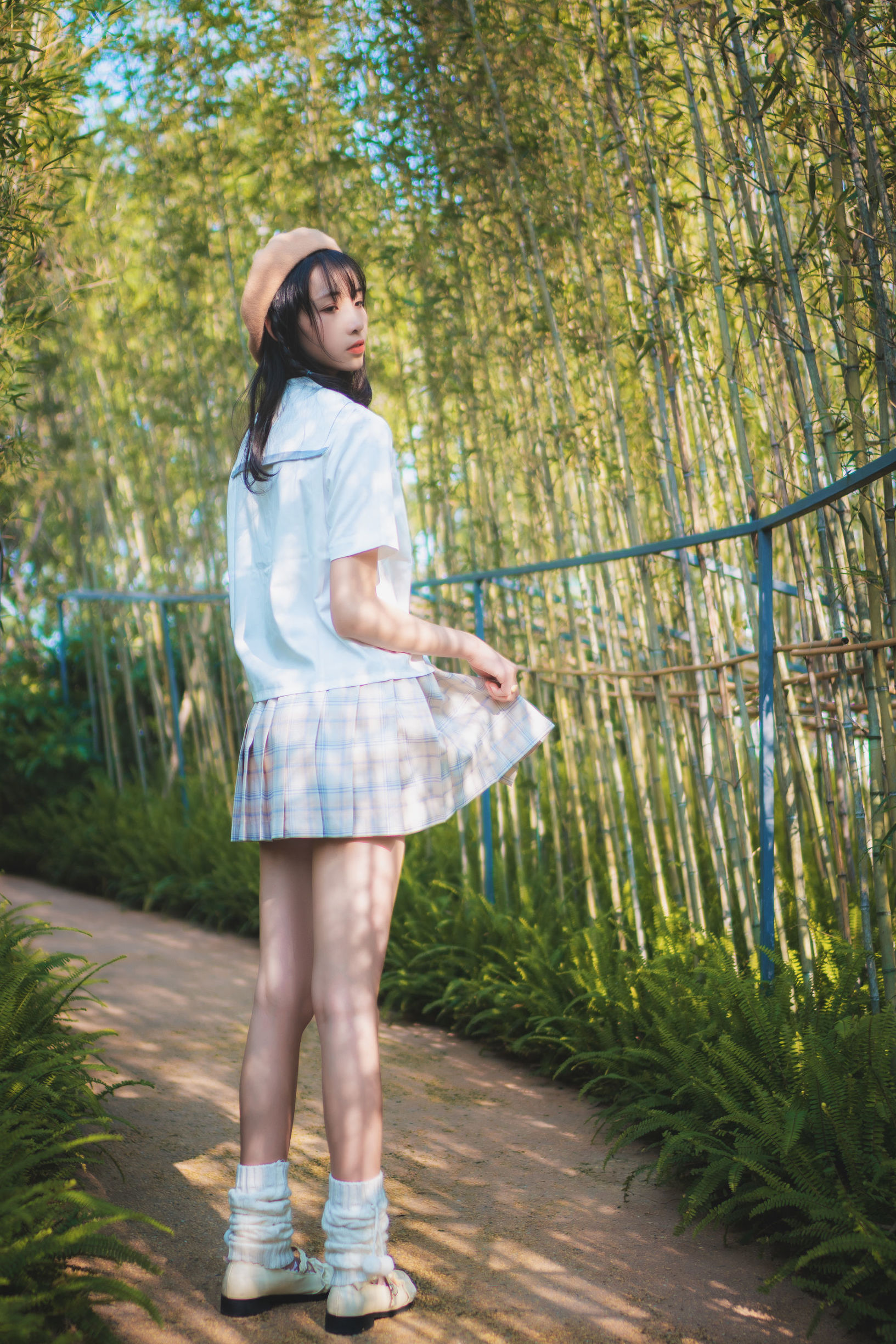 Innocent Girl Watermelon Baiyun Forest