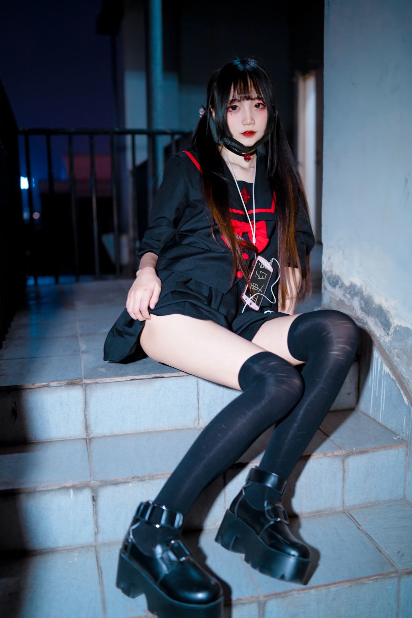 清純な少女 五更百鬼 制服