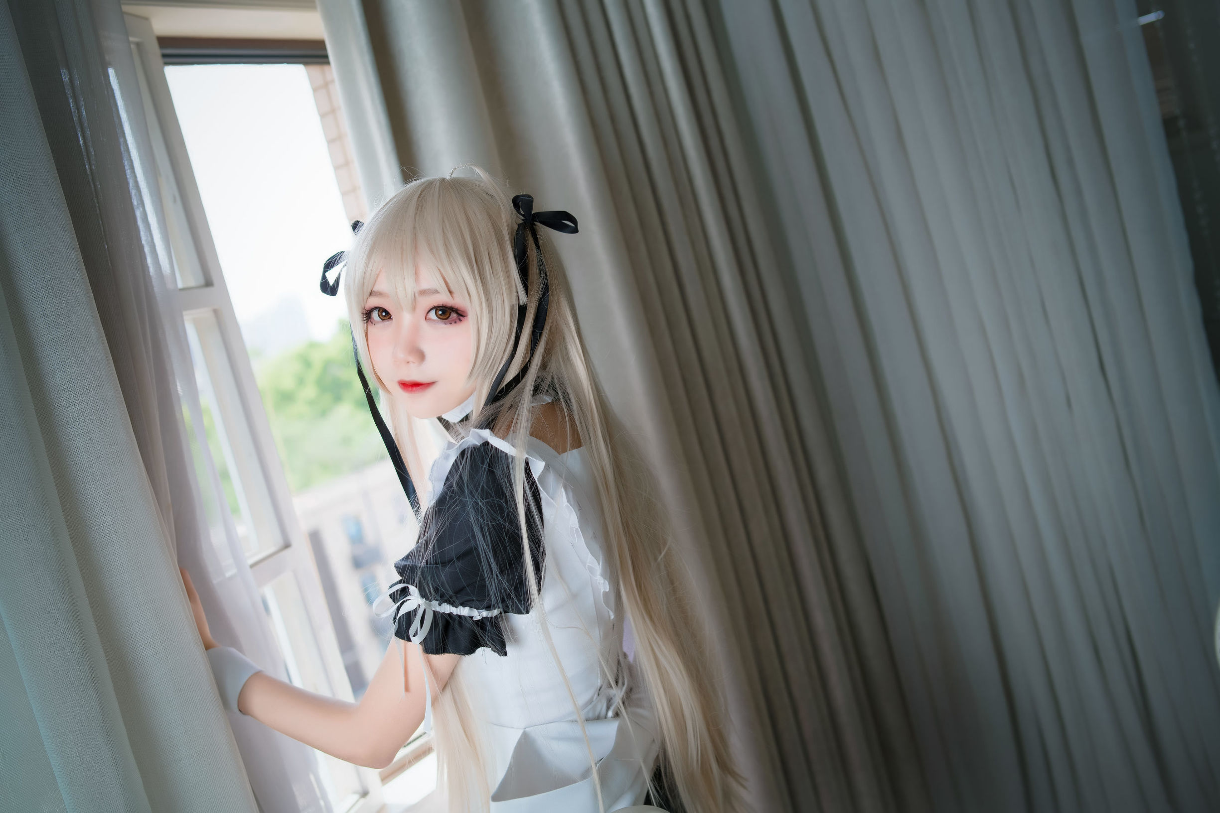 清純な少女 ゴクオウ・ヒャッキ キョウメイ メイド