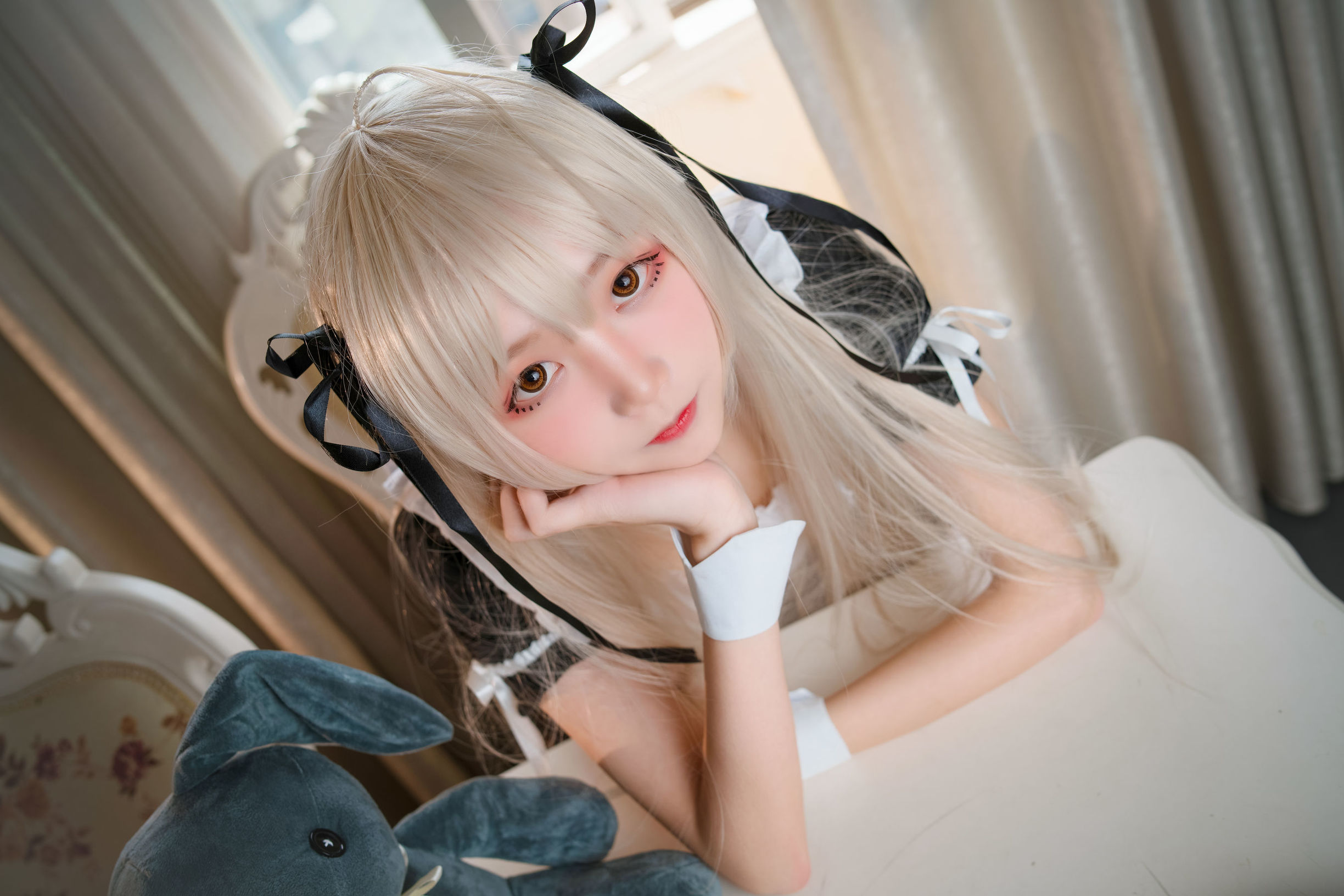 清純な少女 ゴクオウ・ヒャッキ キョウメイ メイド