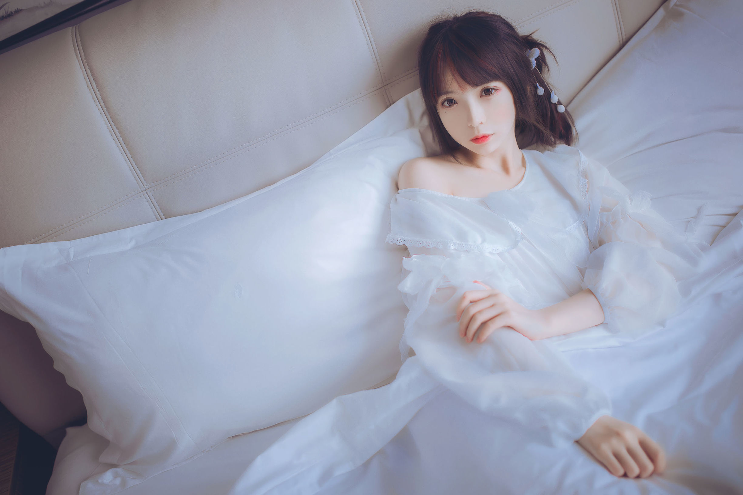 Feng Mao SS: Pajamas and the Sailor Suit in the Bathroom