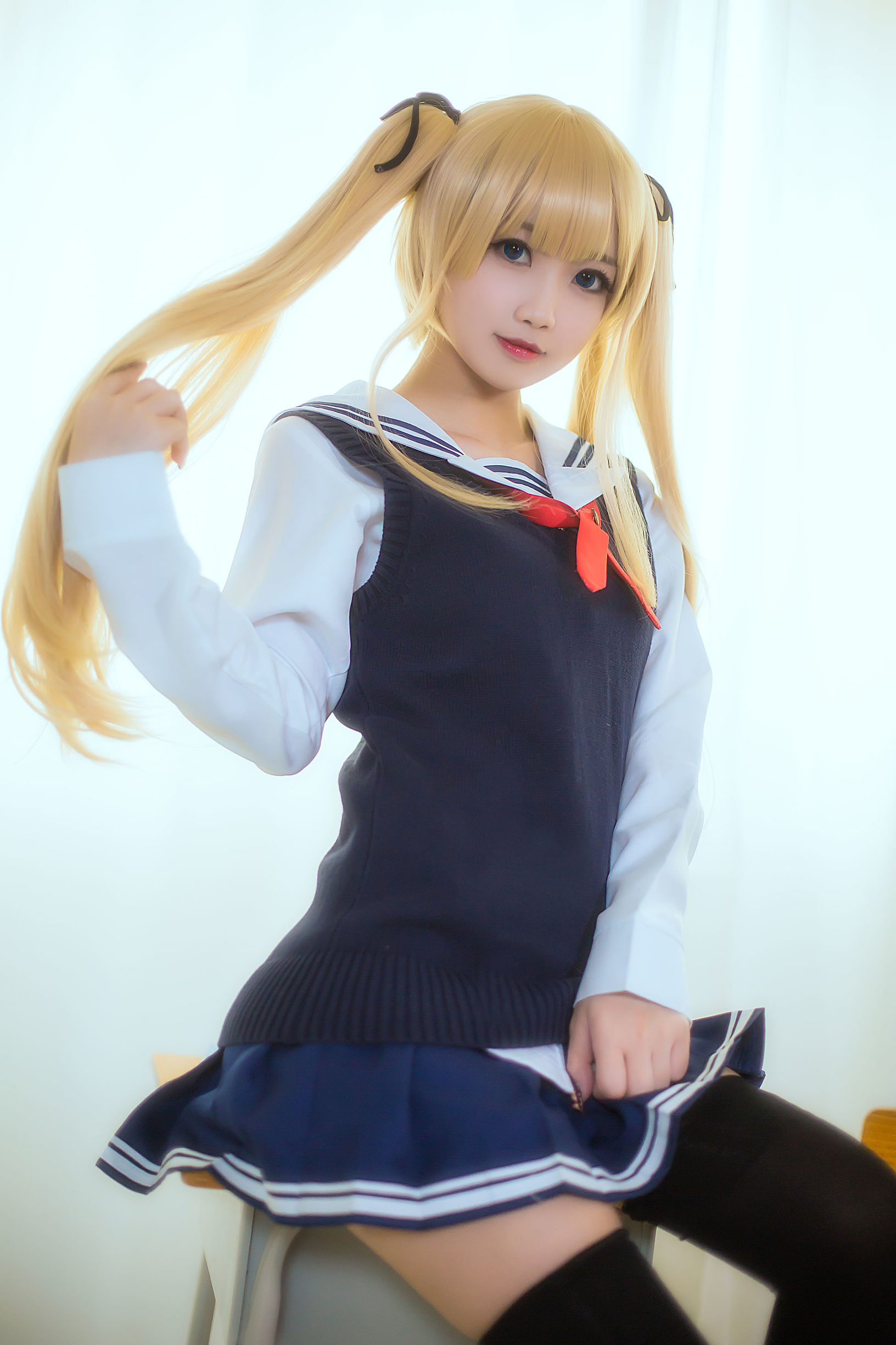 肌の白い美しい少女 鬼畜ヨウ 制服