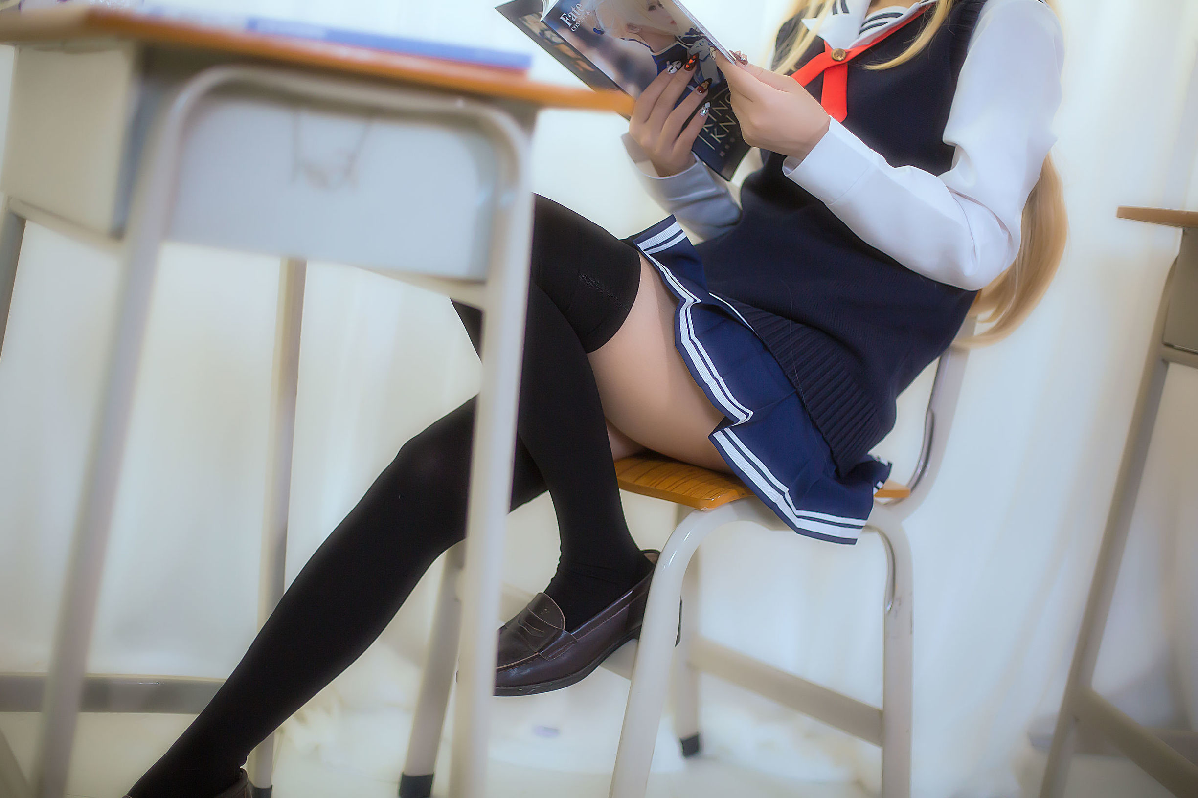 肌の白い美しい少女 鬼畜ヨウ 制服
