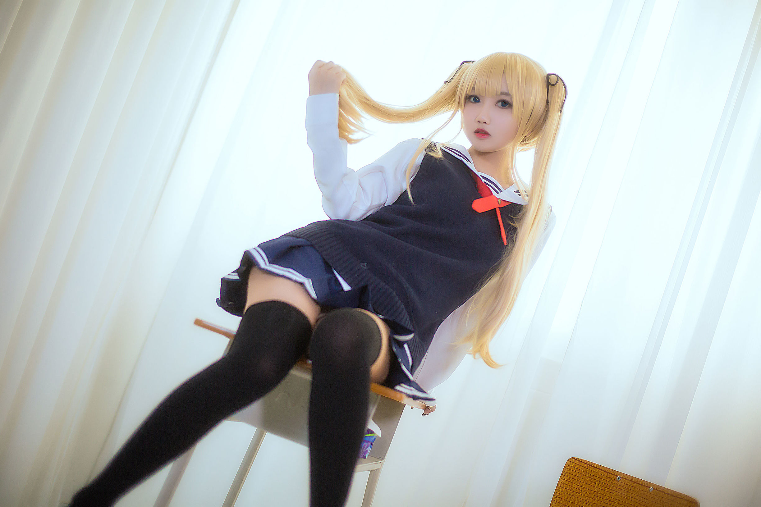 肌の白い美しい少女 鬼畜ヨウ 制服