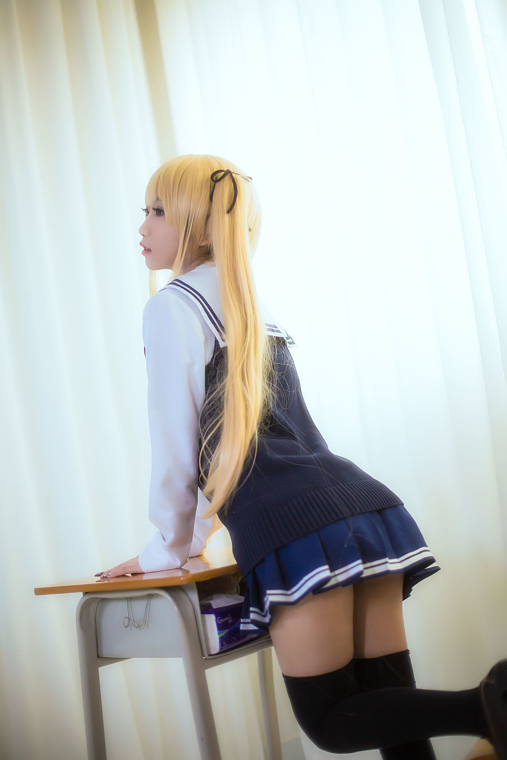 肌の白い美しい少女 鬼畜ヨウ 制服