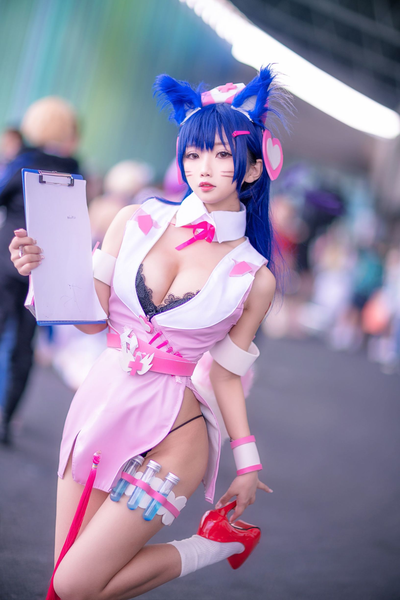 Fair-skinned beautiful young girl Guichu Yao A Li