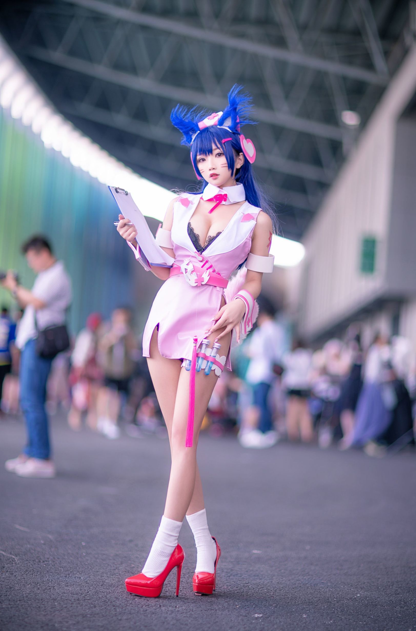 色白の美少女 鬼畜ヤオ アーリ