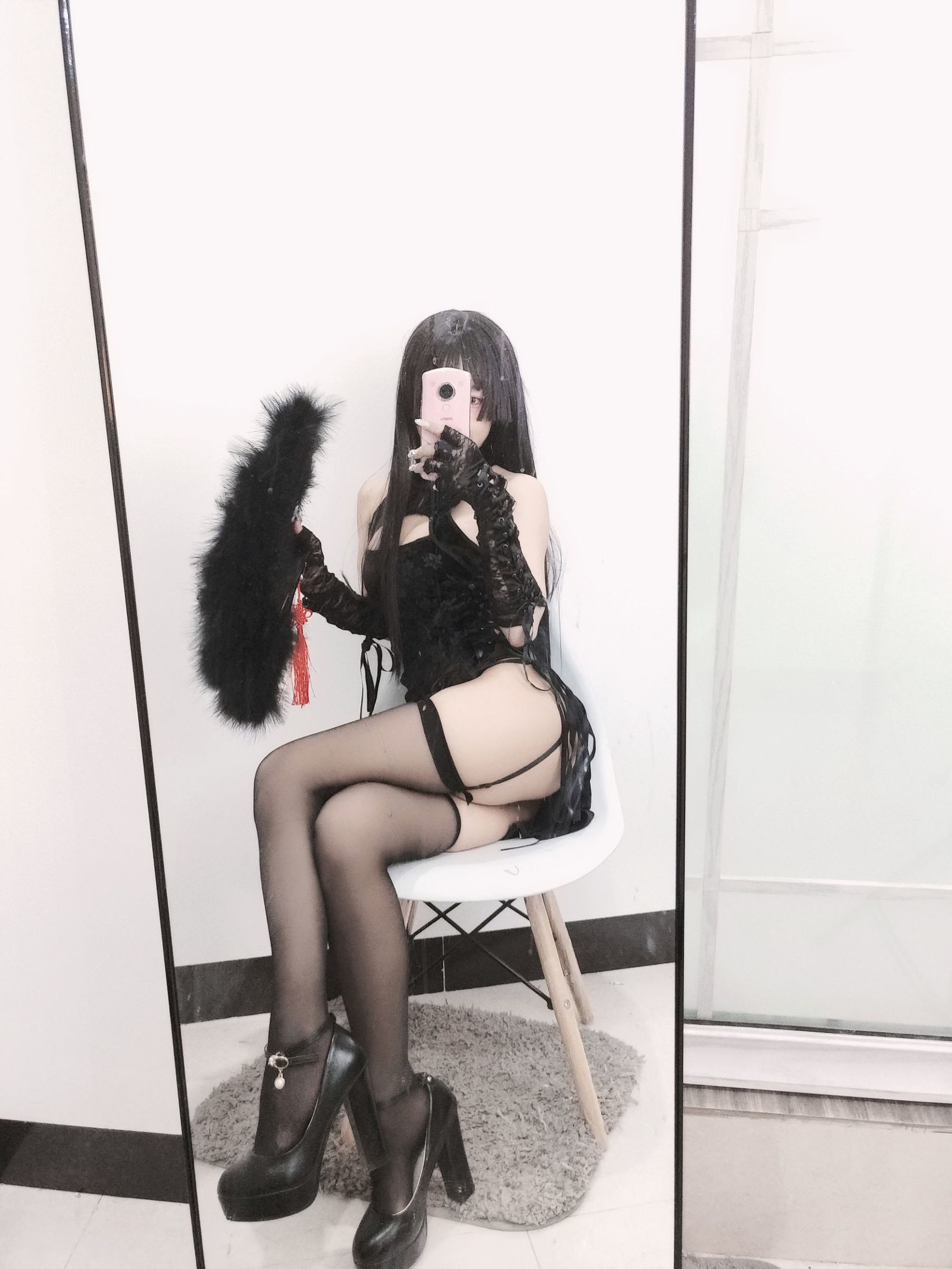 Fair and Tender Beautiful Young Girl Guichu Yao Black Cheongsam