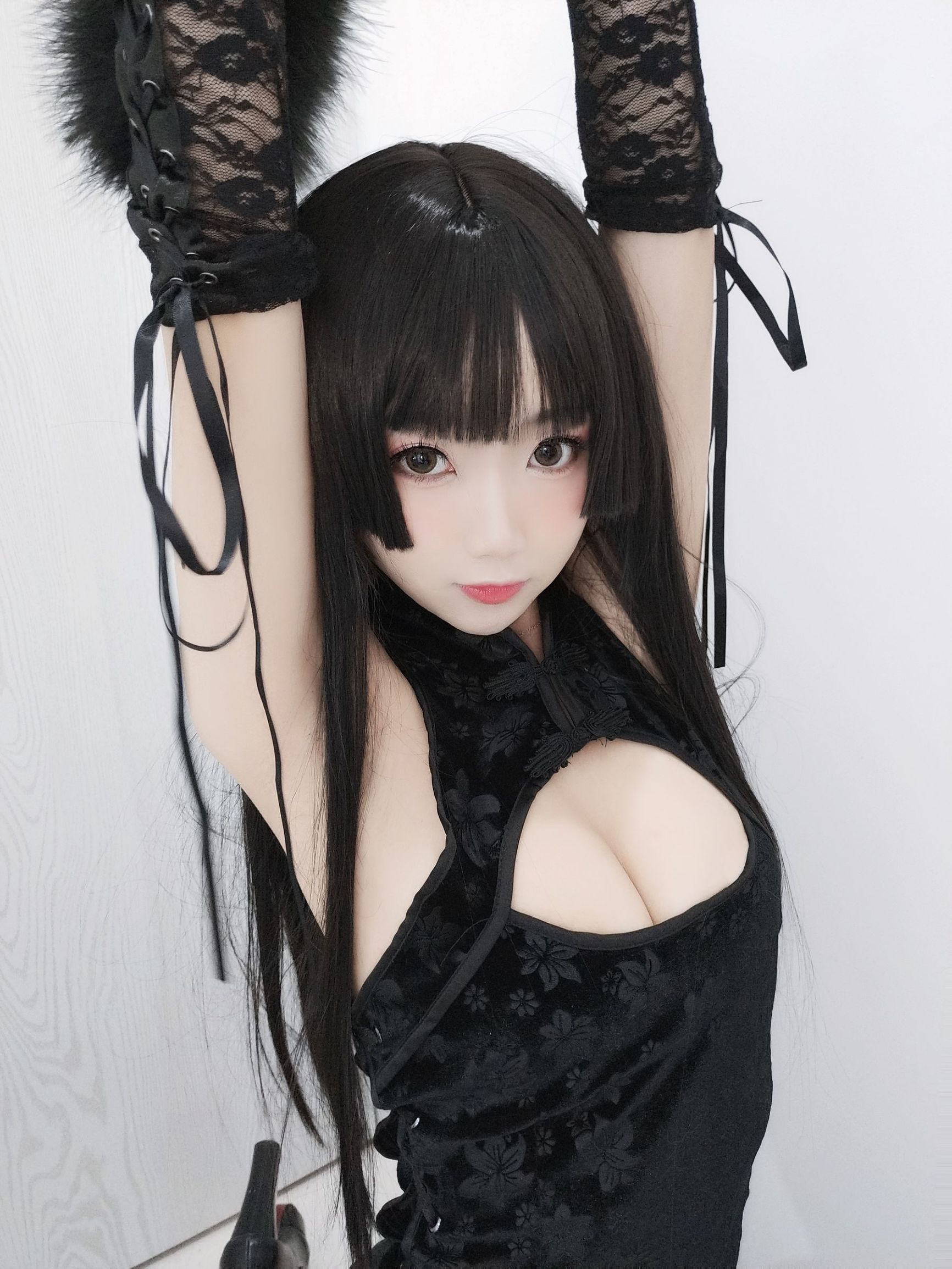 白くて美しい少女 鬼畜ヨウ 黒い旗袍