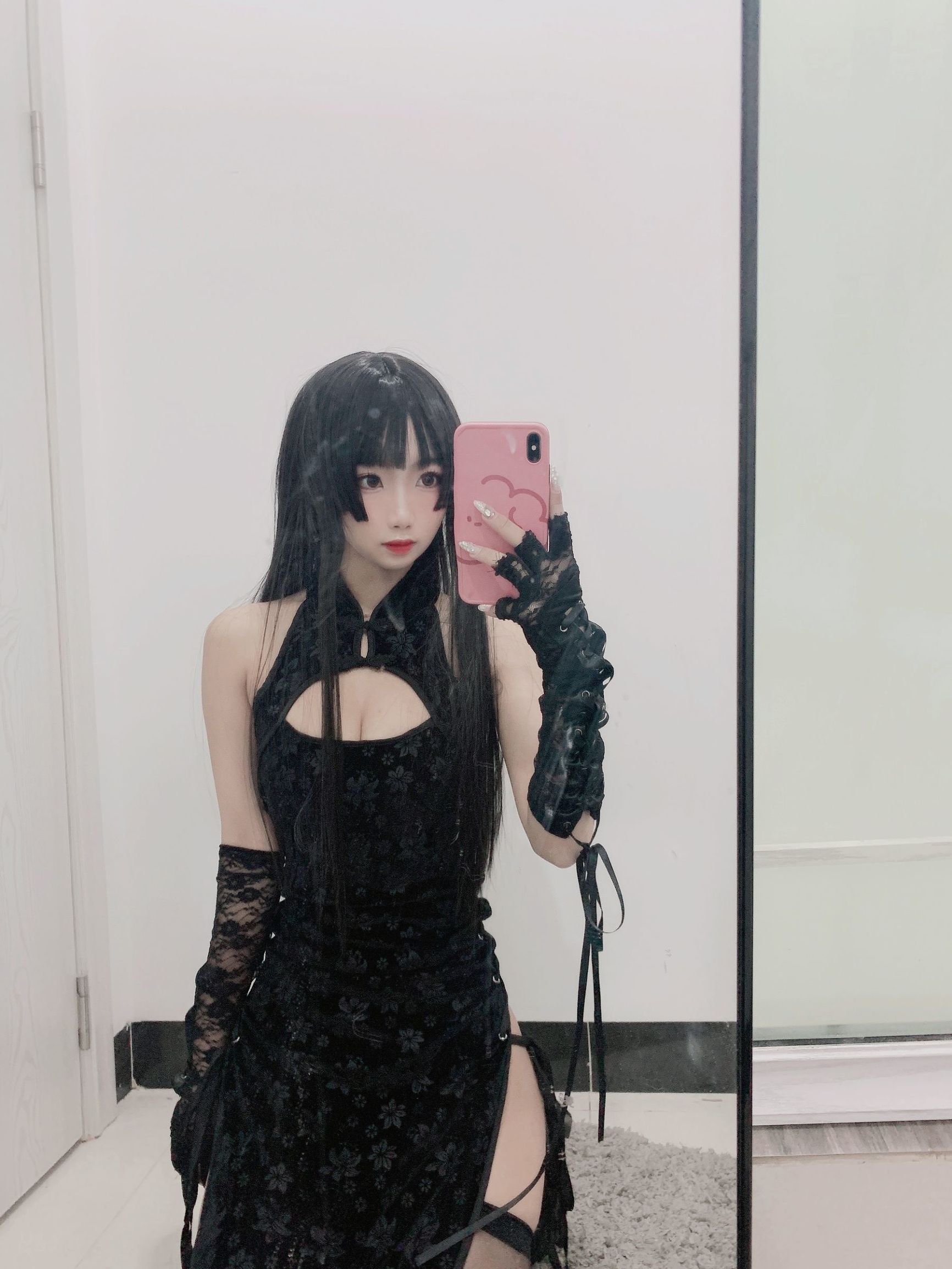 白くて美しい少女 鬼畜ヨウ 黒い旗袍