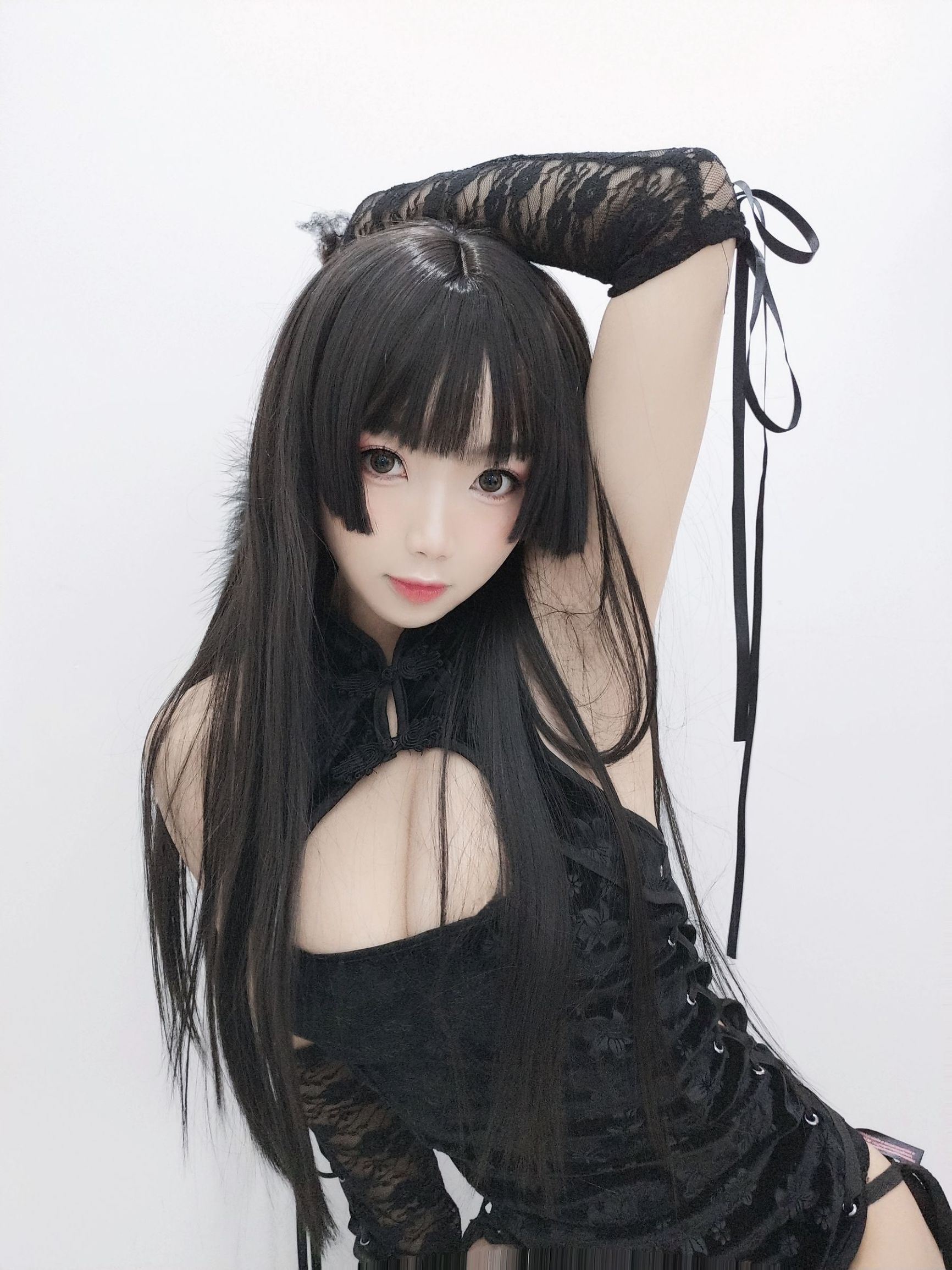 Fair and Tender Beautiful Young Girl Guichu Yao Black Cheongsam