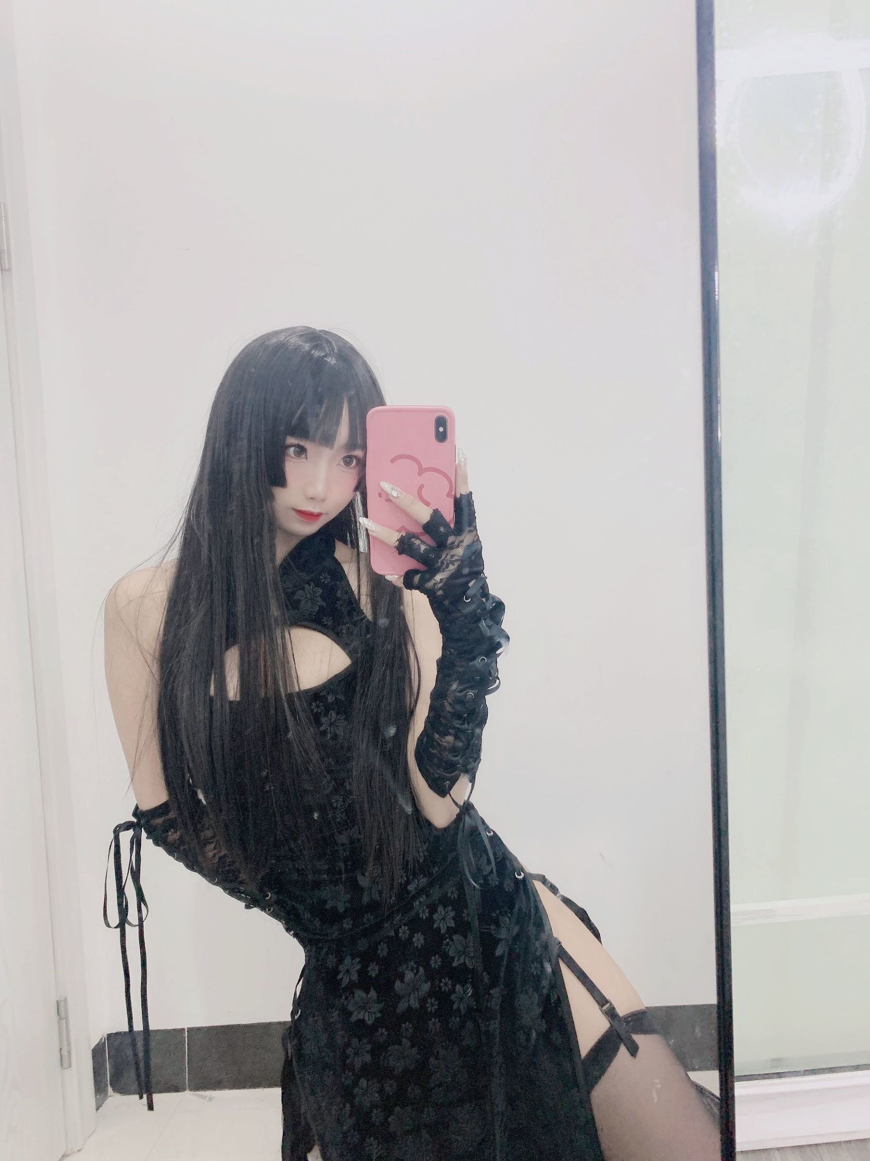白くて美しい少女 鬼畜ヨウ 黒い旗袍