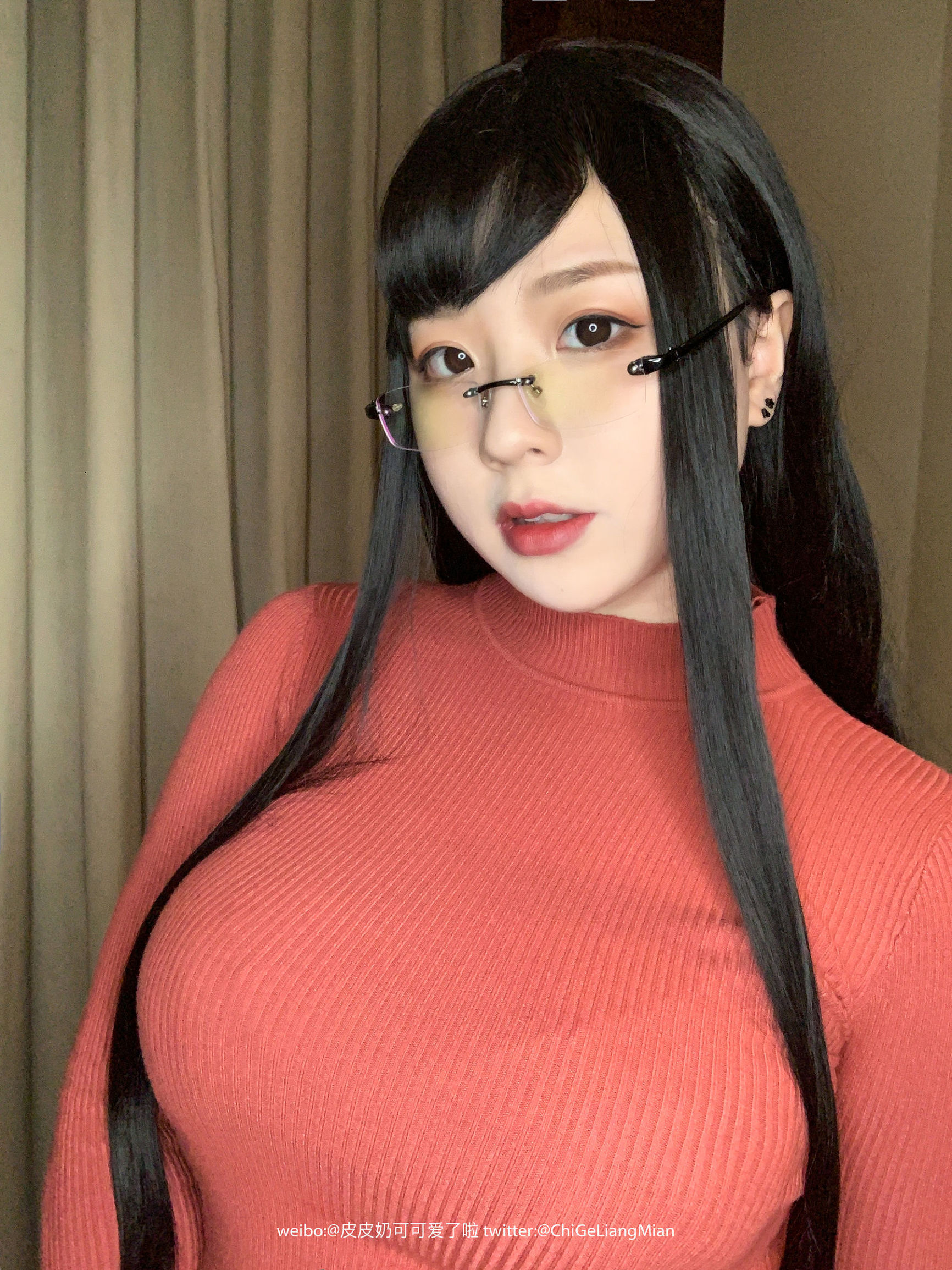 PiPiNai is so cute, red OL.