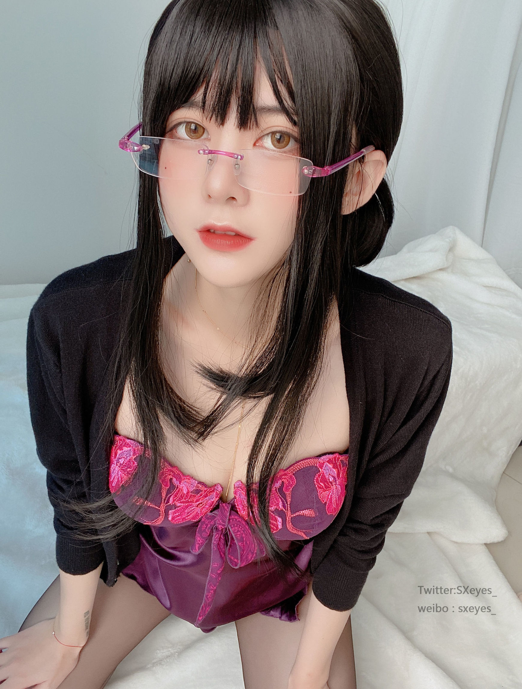 萌妹子眼醬大魔王w 開檔人妻