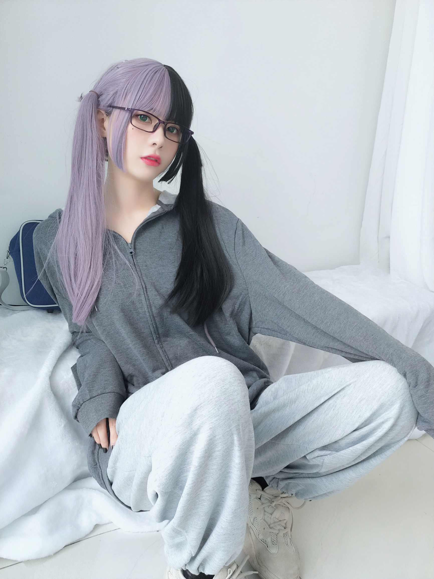 萌妹子眼醬大魔王w 黑色情趣網襪