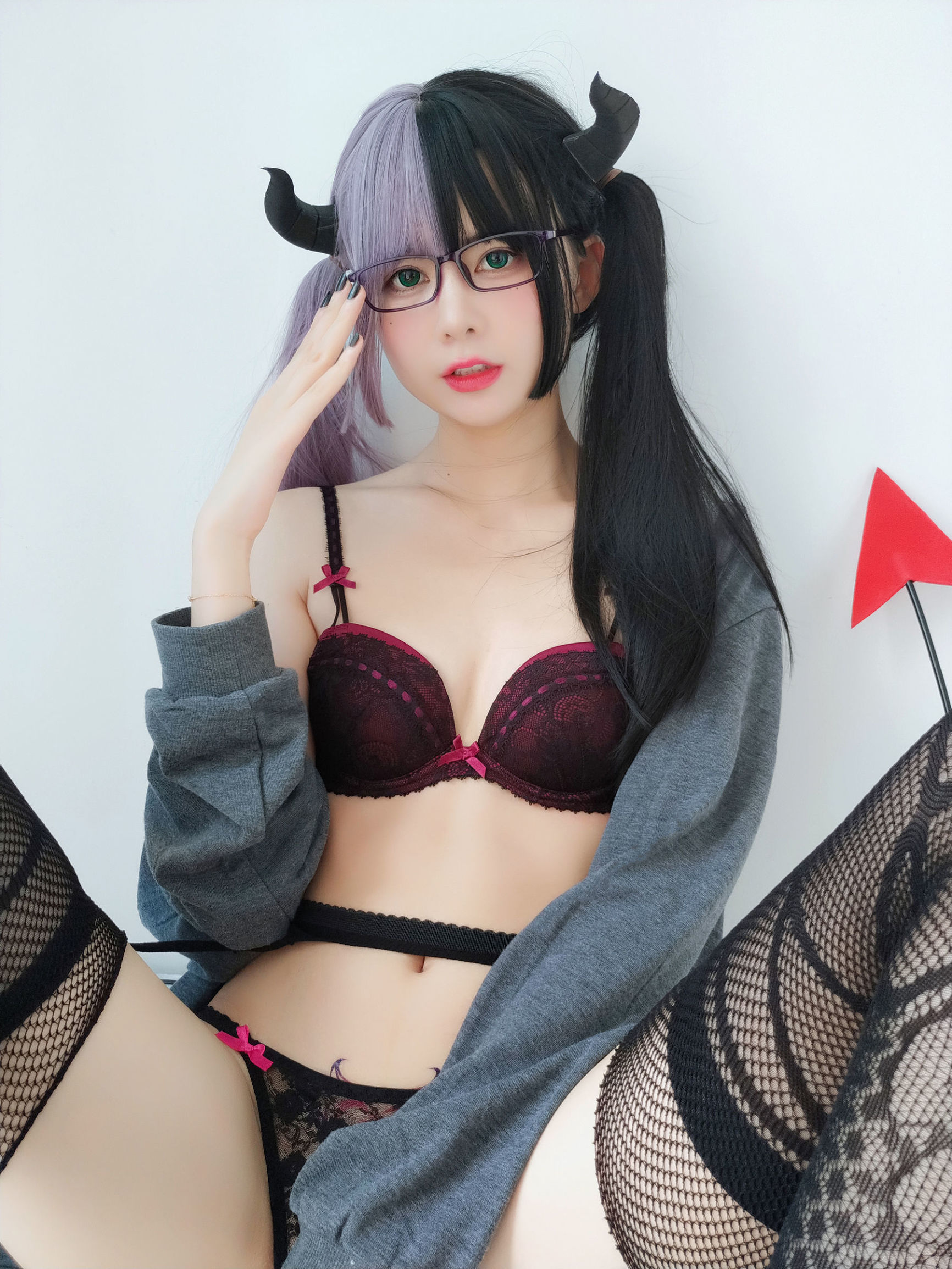 萌妹子眼醬大魔王w 黑色情趣網襪
