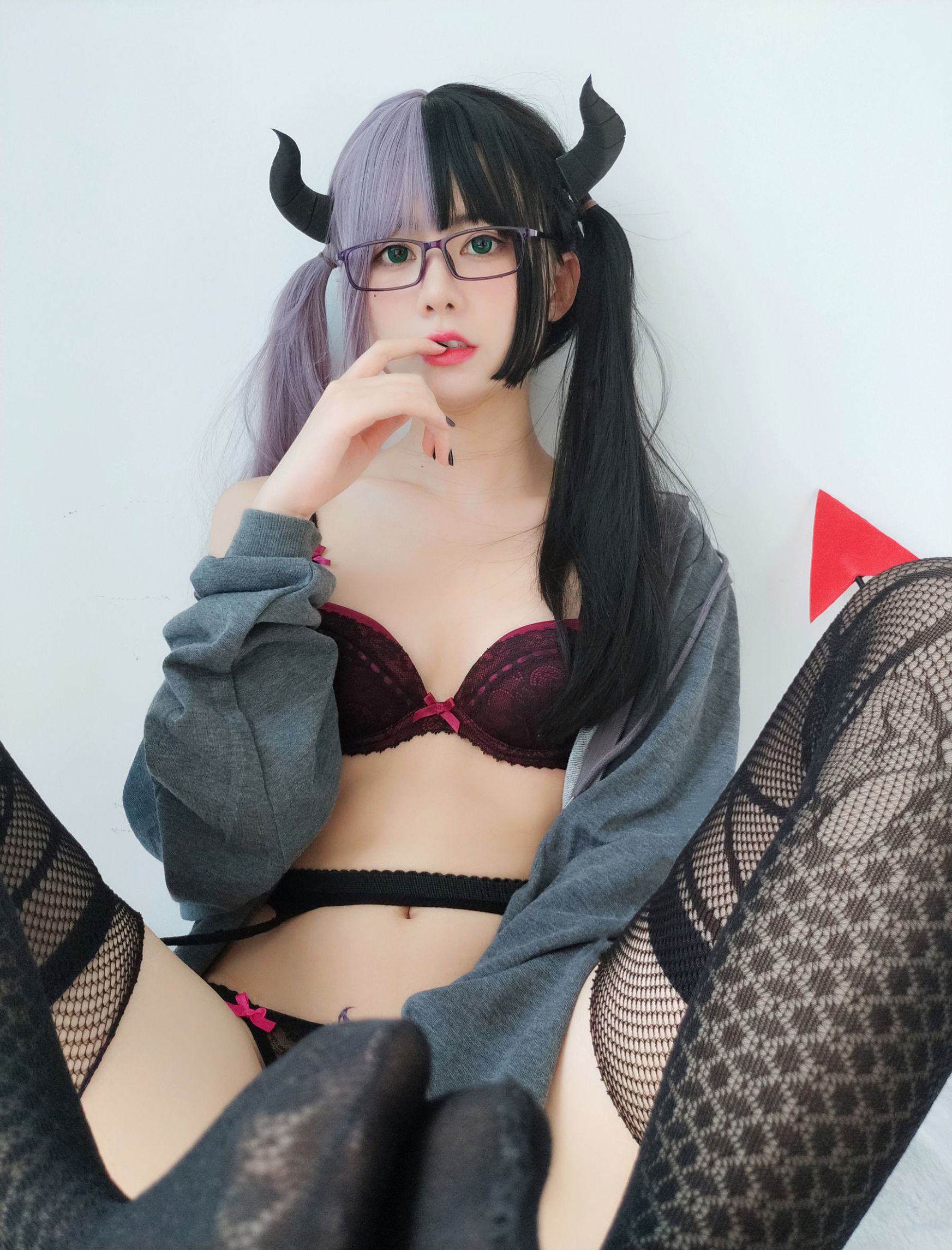 萌妹子眼醬大魔王w 黑色情趣網襪