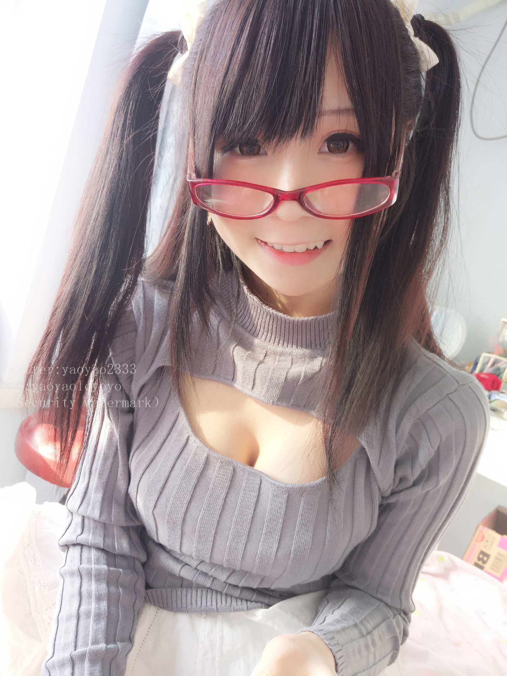 Cute Girl Coser Yaoyao Le Yoyo Beautiful Girl in Black Stockings