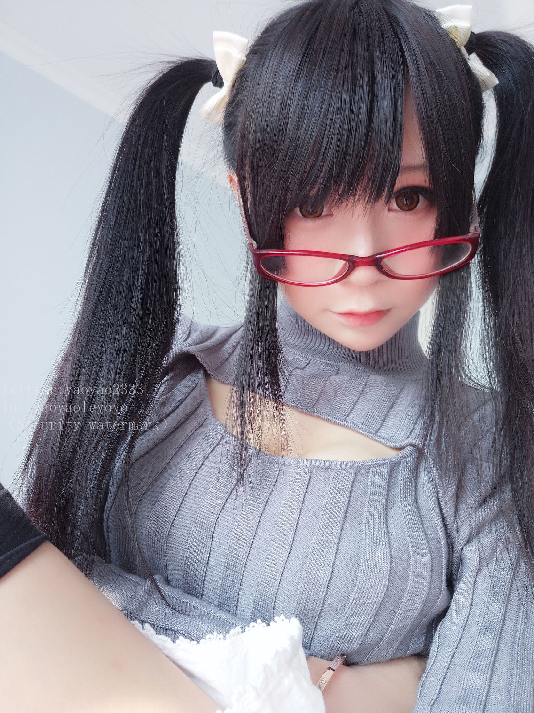 Cute Girl Coser Yaoyao Le Yoyo Beautiful Girl in Black Stockings