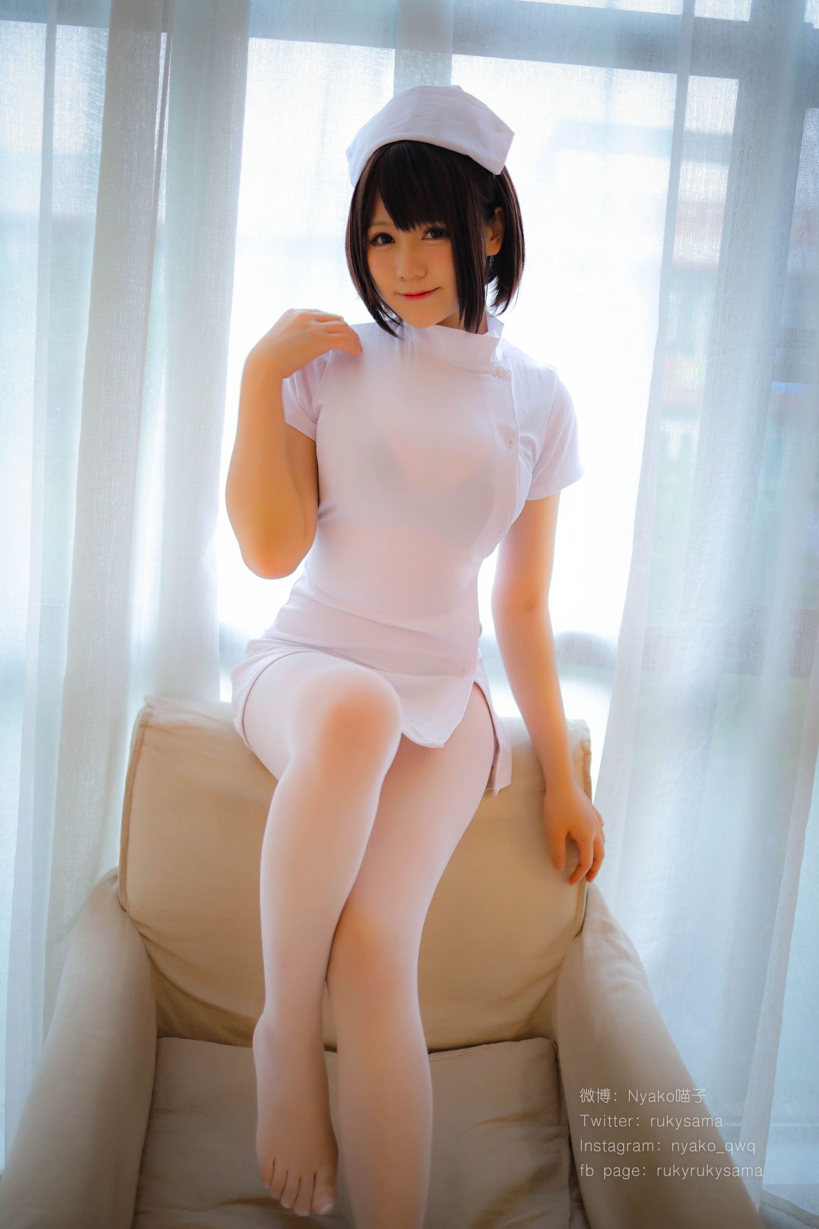 สาวน่ารัก Nyako เด็กแมว ชุดพยาบาลถุงน่องขาว