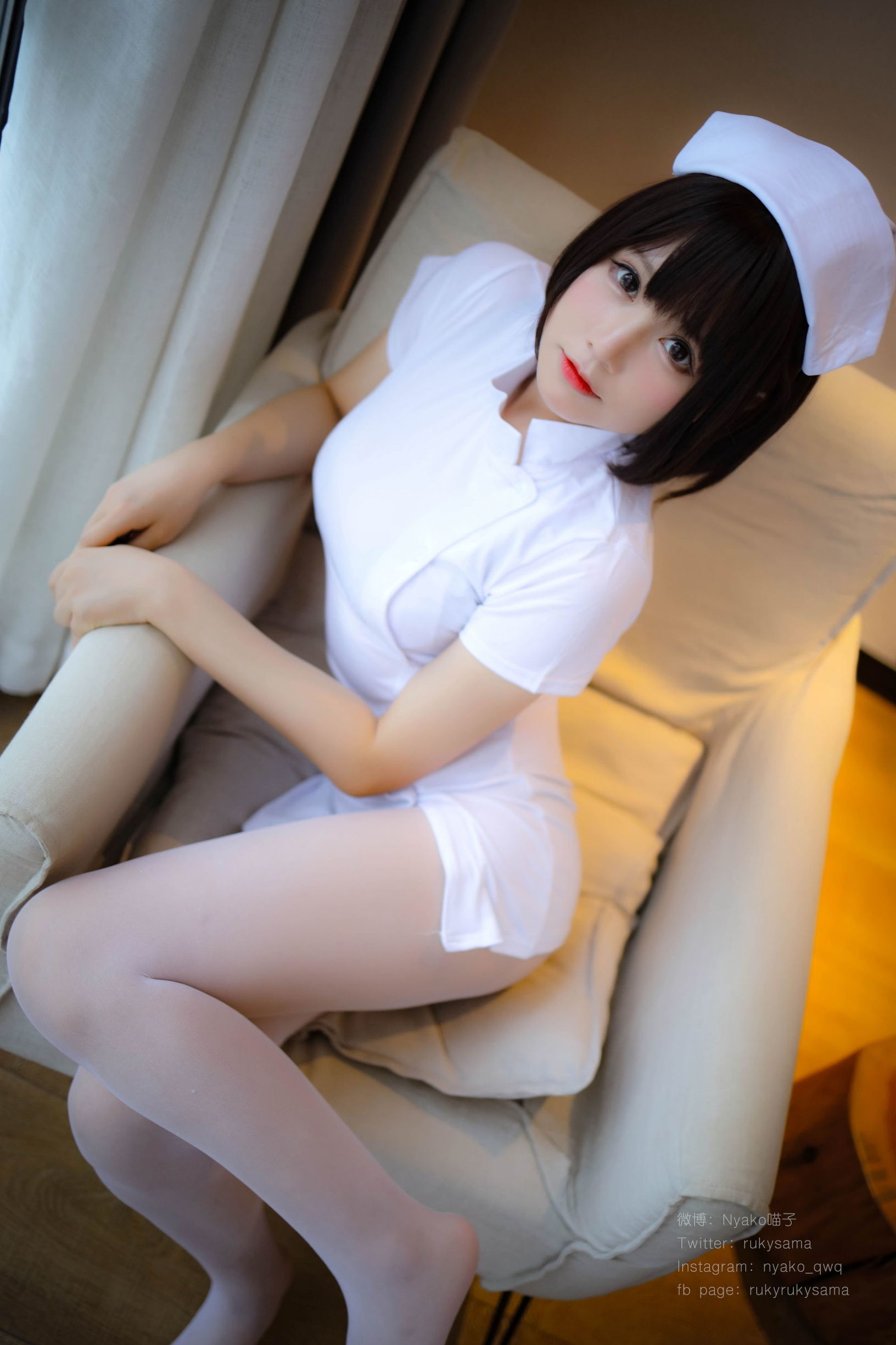 สาวน่ารัก Nyako เด็กแมว ชุดพยาบาลถุงน่องขาว