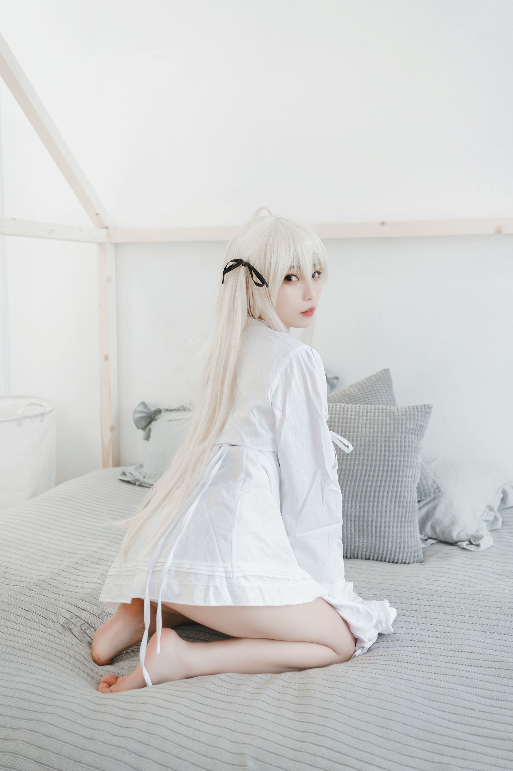 萌妹白易子教主 白いスカート