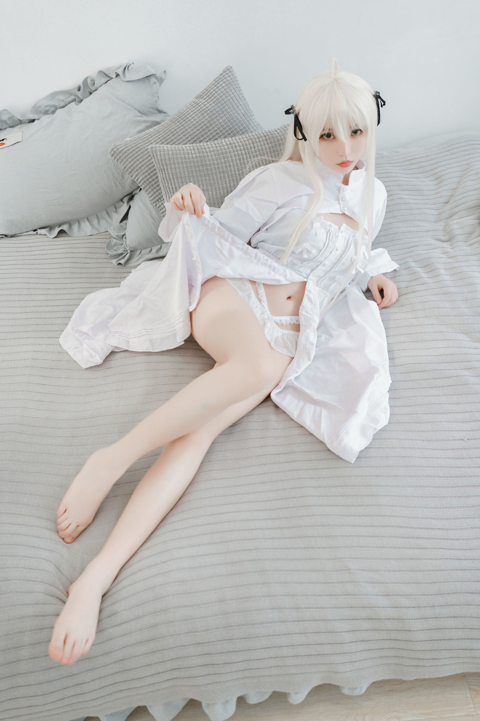 萌妹白易子教主 白いスカート
