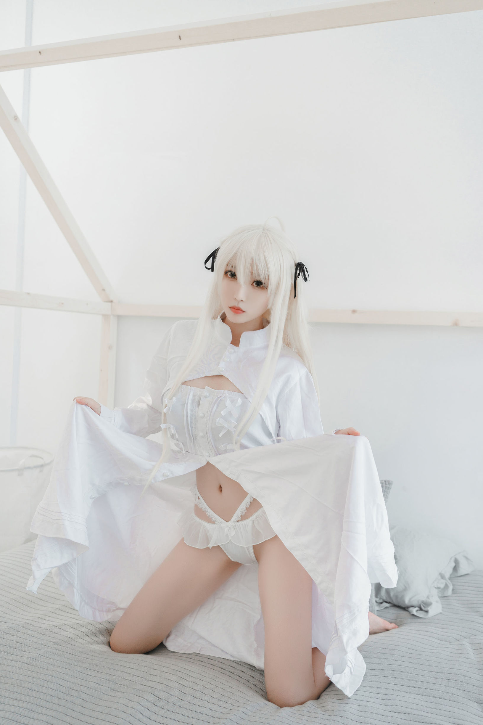 萌妹白易子教主 白いスカート