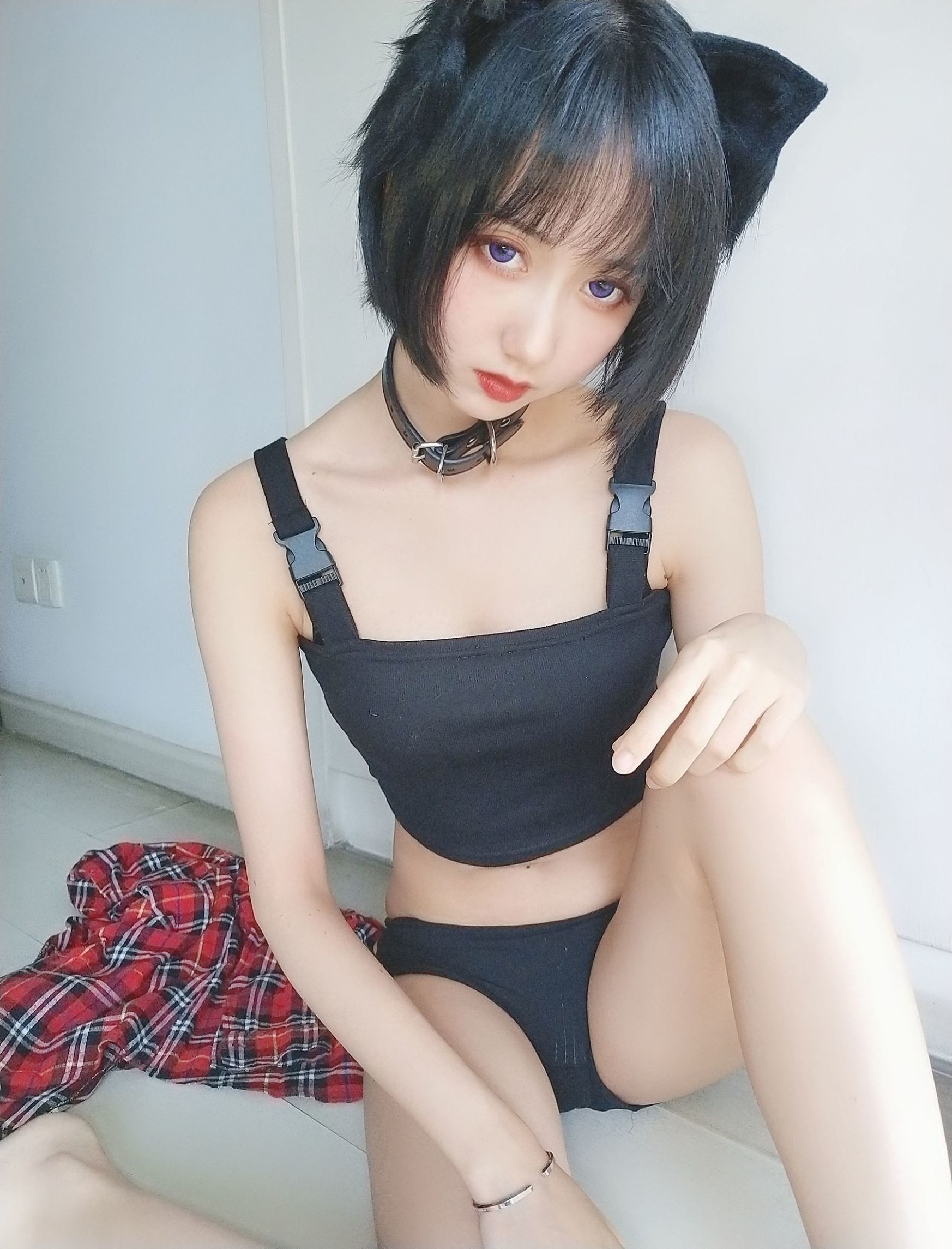 Hệ moe tiểu thư Mộc Miên Miên OwO, Mèo bất lương