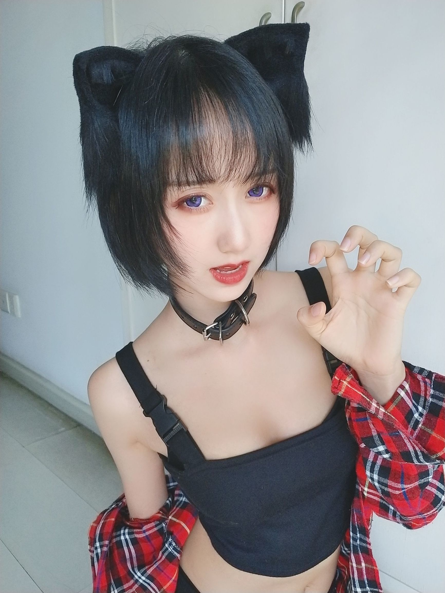 Hệ moe tiểu thư Mộc Miên Miên OwO, Mèo bất lương