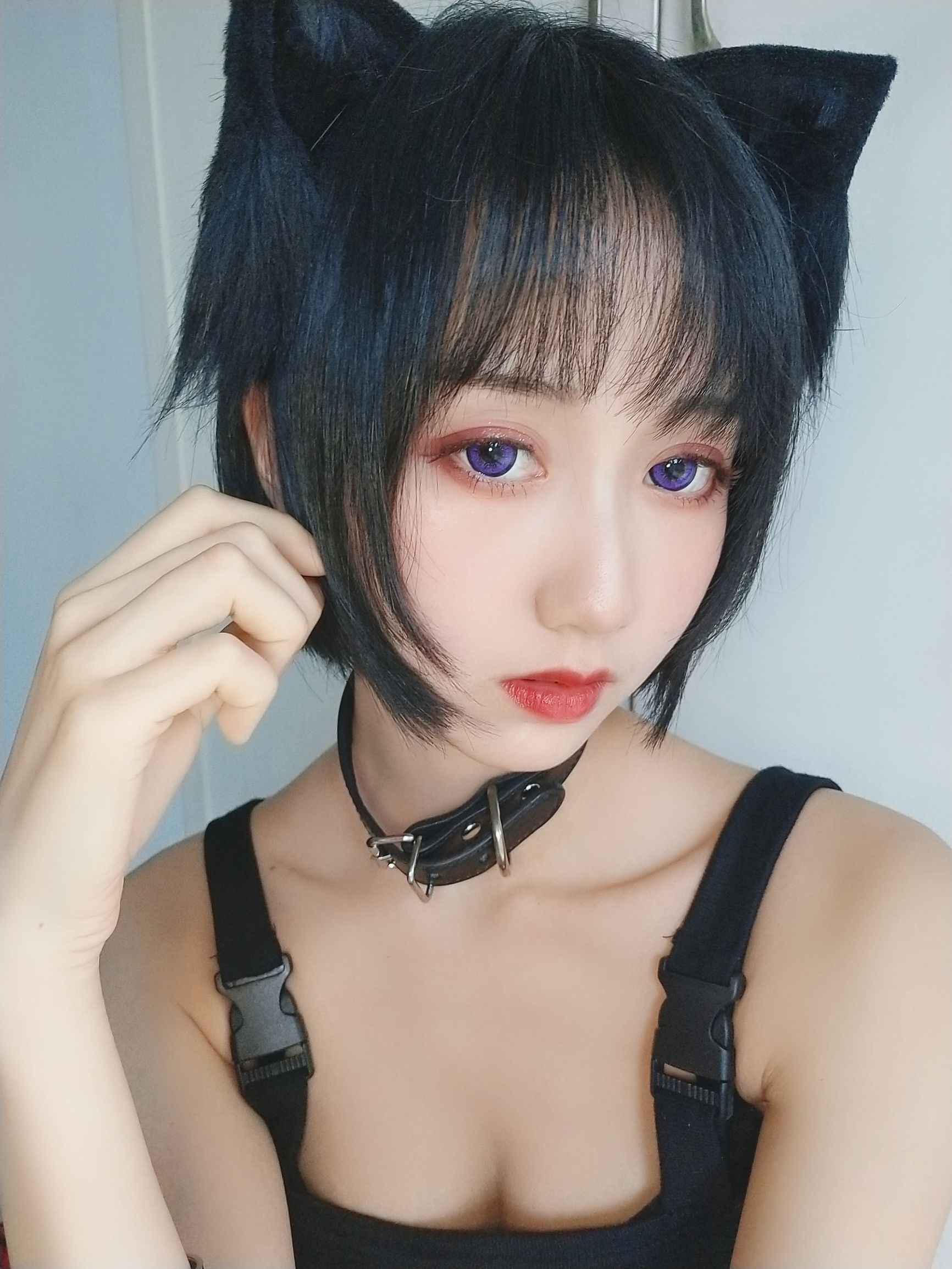 Hệ moe tiểu thư Mộc Miên Miên OwO, Mèo bất lương