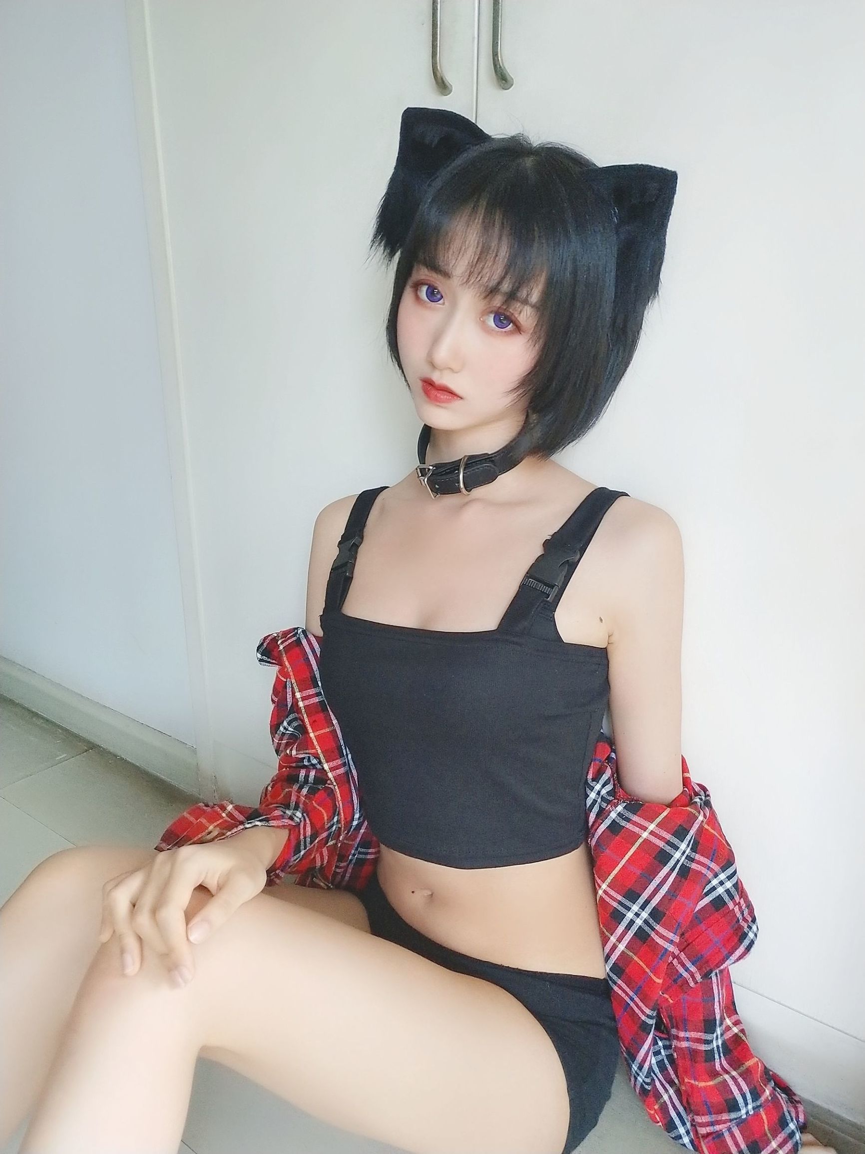 Hệ moe tiểu thư Mộc Miên Miên OwO, Mèo bất lương