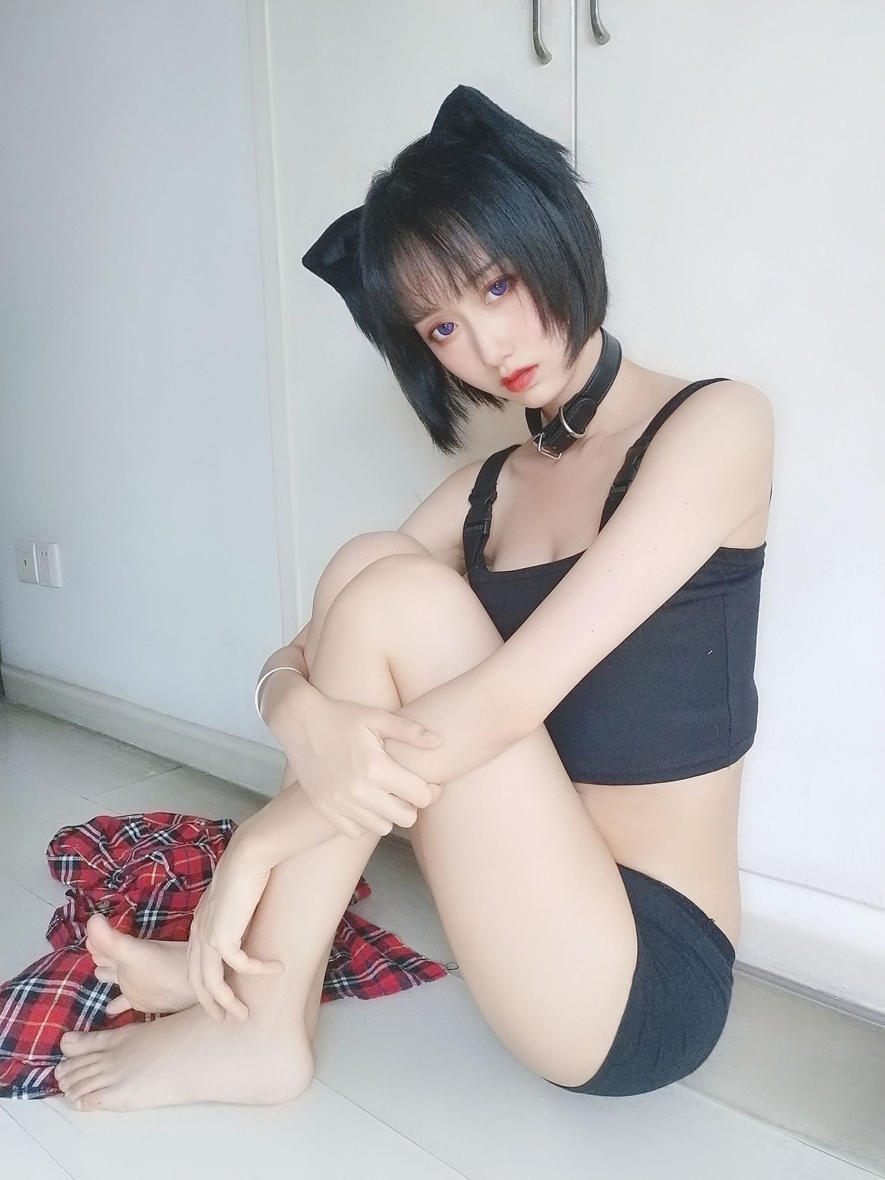 Hệ moe tiểu thư Mộc Miên Miên OwO, Mèo bất lương