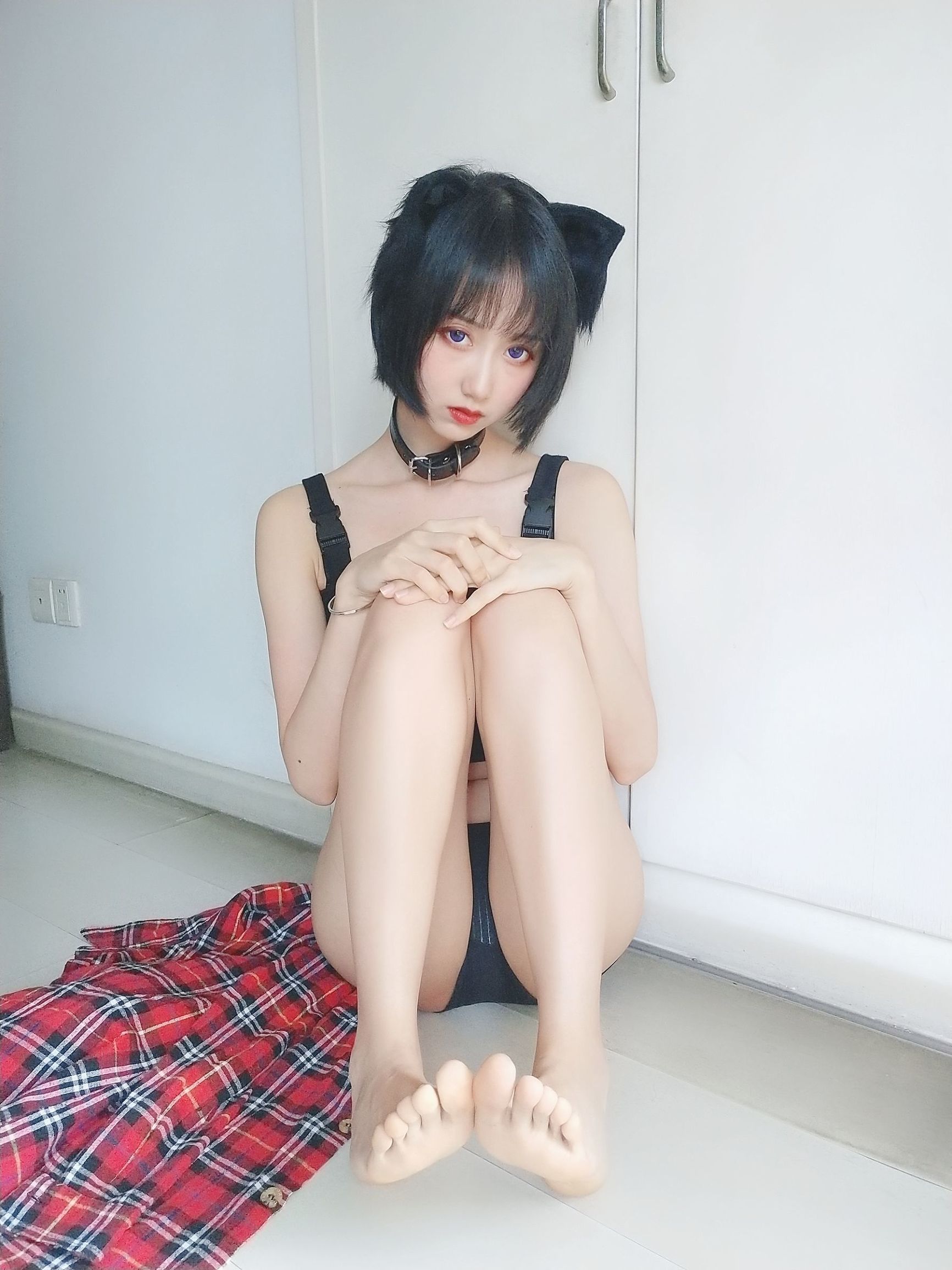 Hệ moe tiểu thư Mộc Miên Miên OwO, Mèo bất lương
