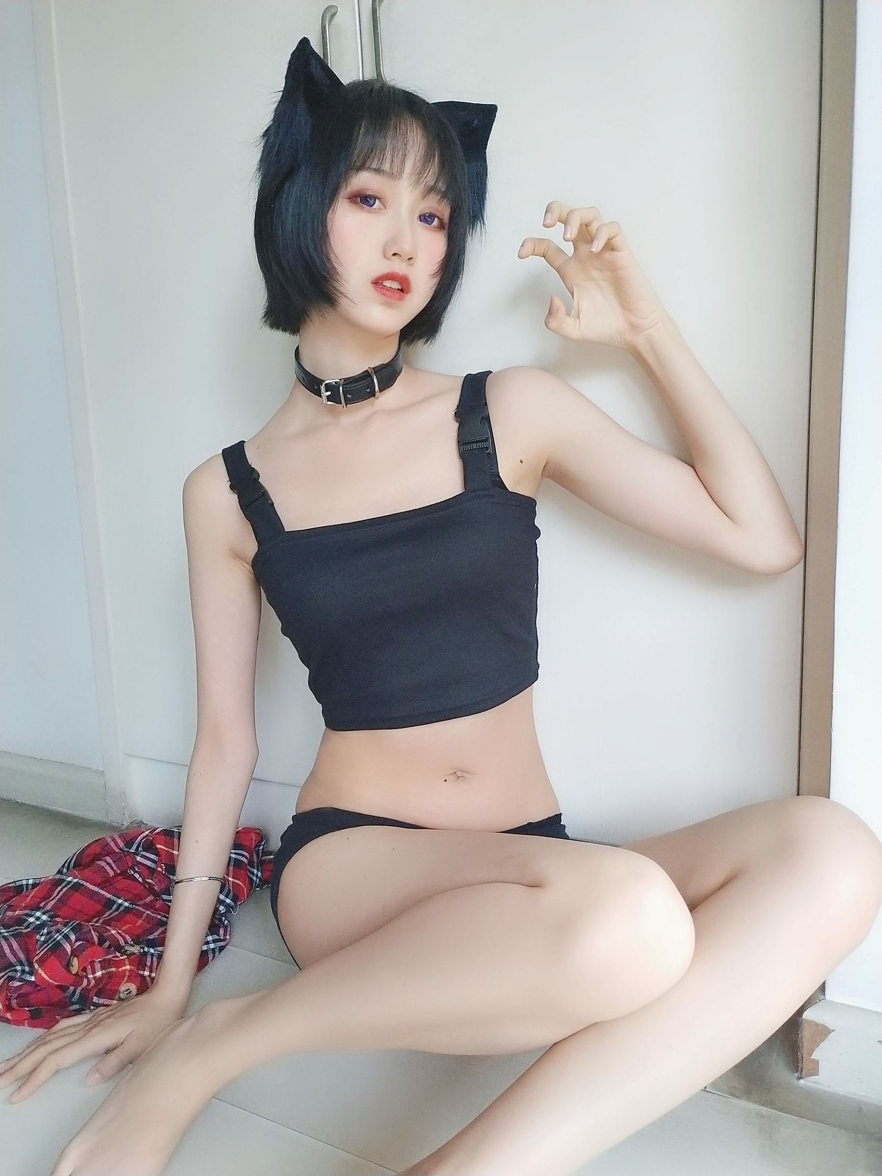 Hệ moe tiểu thư Mộc Miên Miên OwO, Mèo bất lương