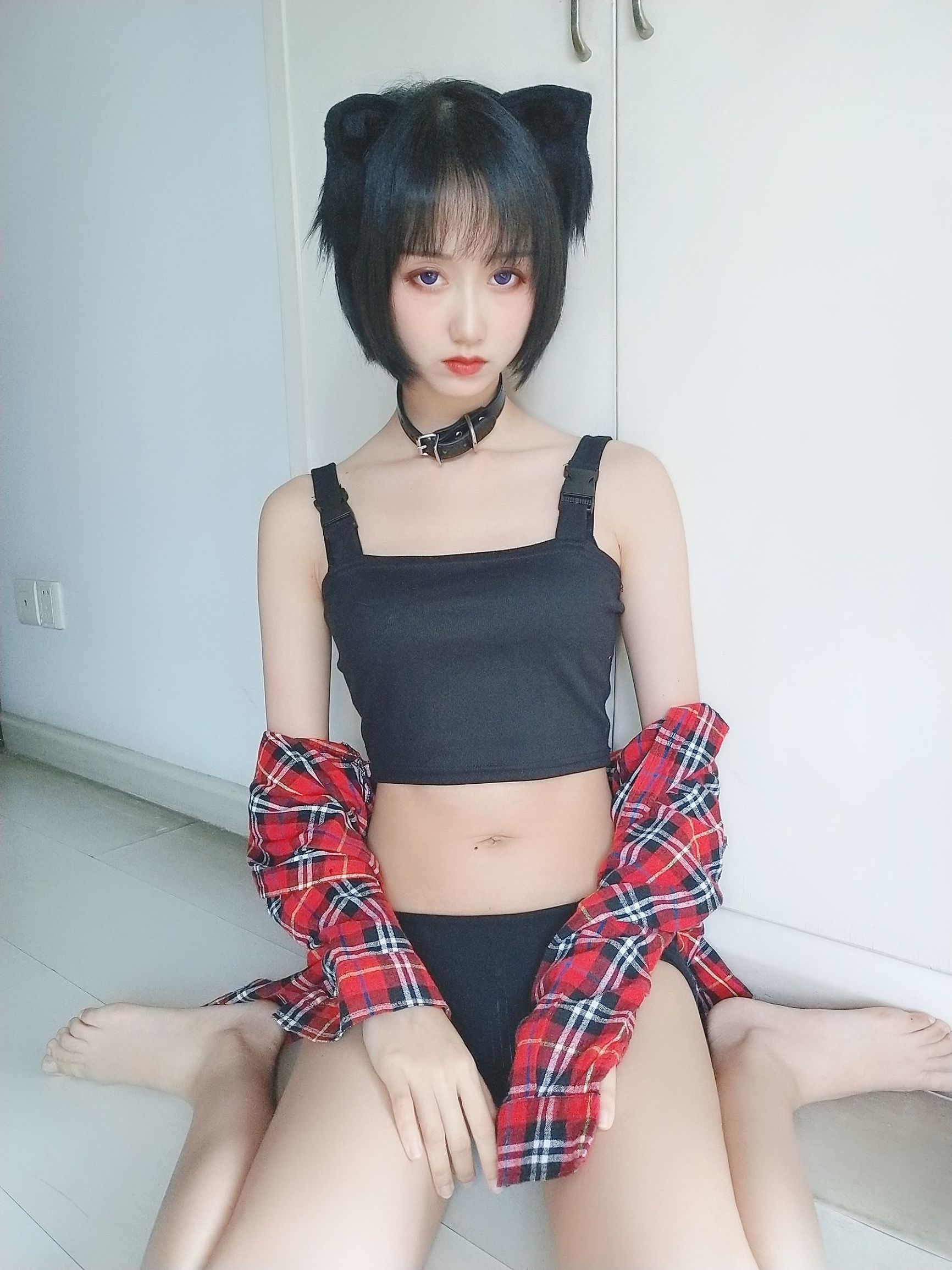 Hệ moe tiểu thư Mộc Miên Miên OwO, Mèo bất lương