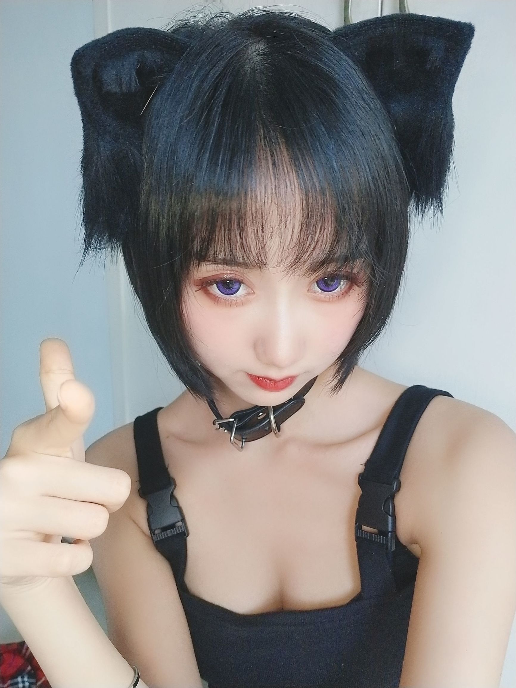 Hệ moe tiểu thư Mộc Miên Miên OwO, Mèo bất lương