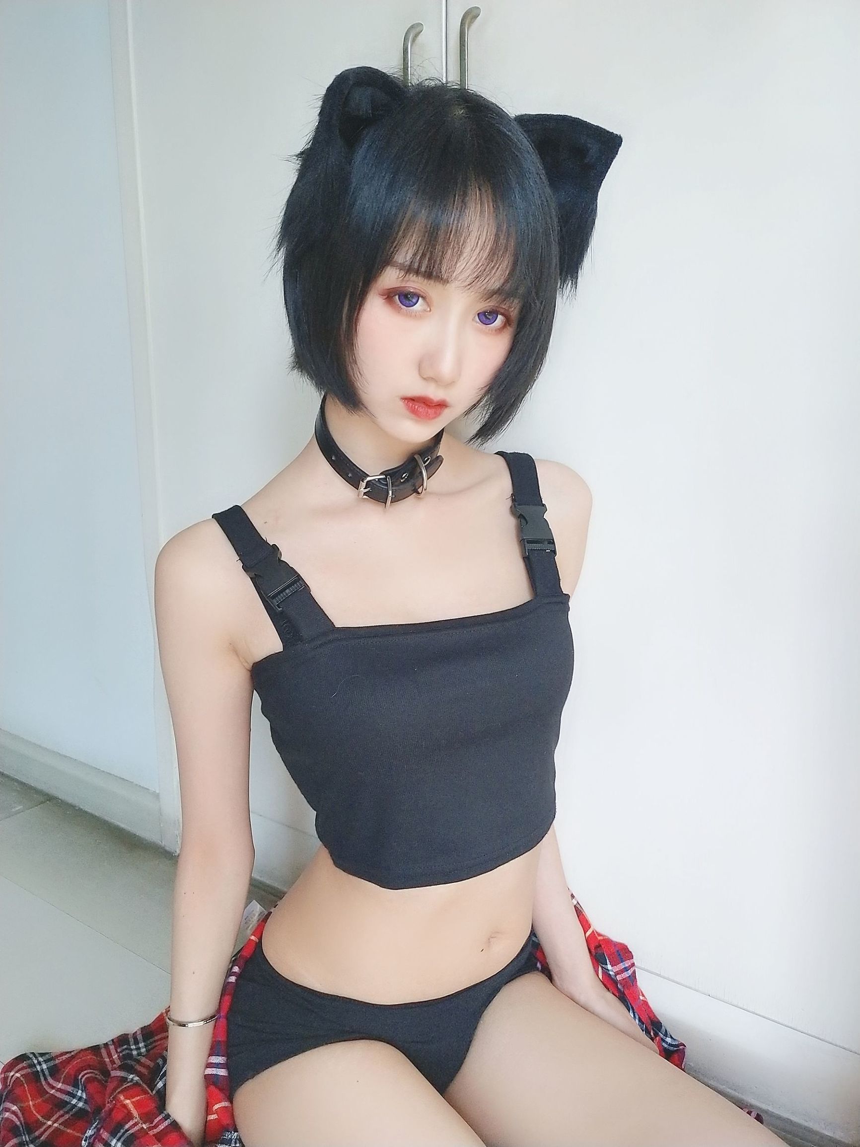 Hệ moe tiểu thư Mộc Miên Miên OwO, Mèo bất lương